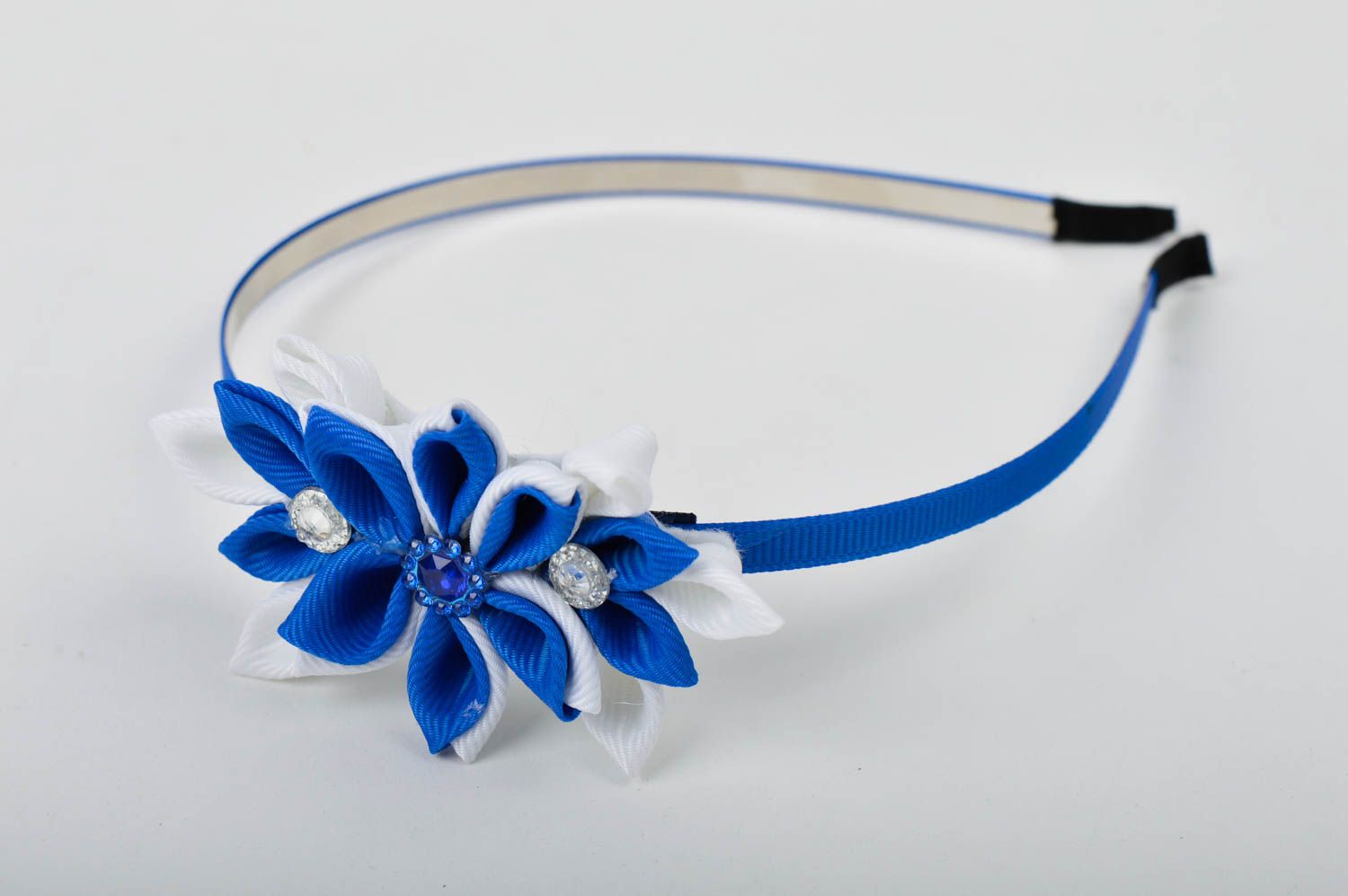 Serre-tête fleur Bijou fait main en bleu et blanc Accessoire cheveux festif photo 3