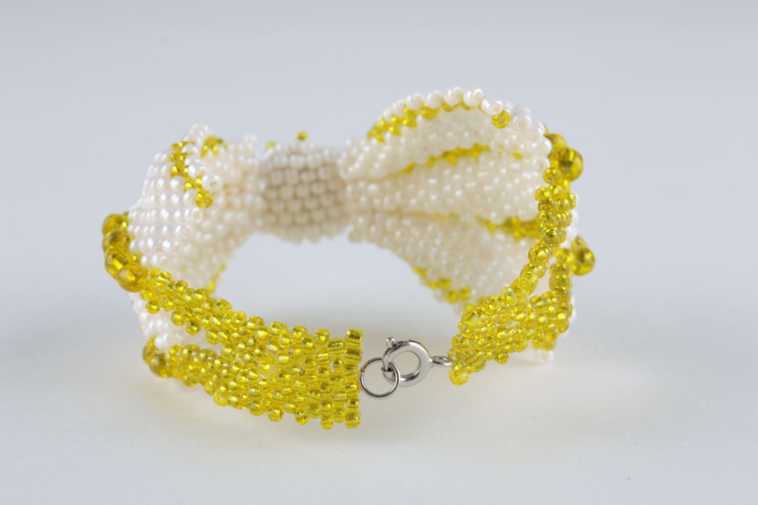 Bracelet de perles de rocaille Nœud jaune photo 5
