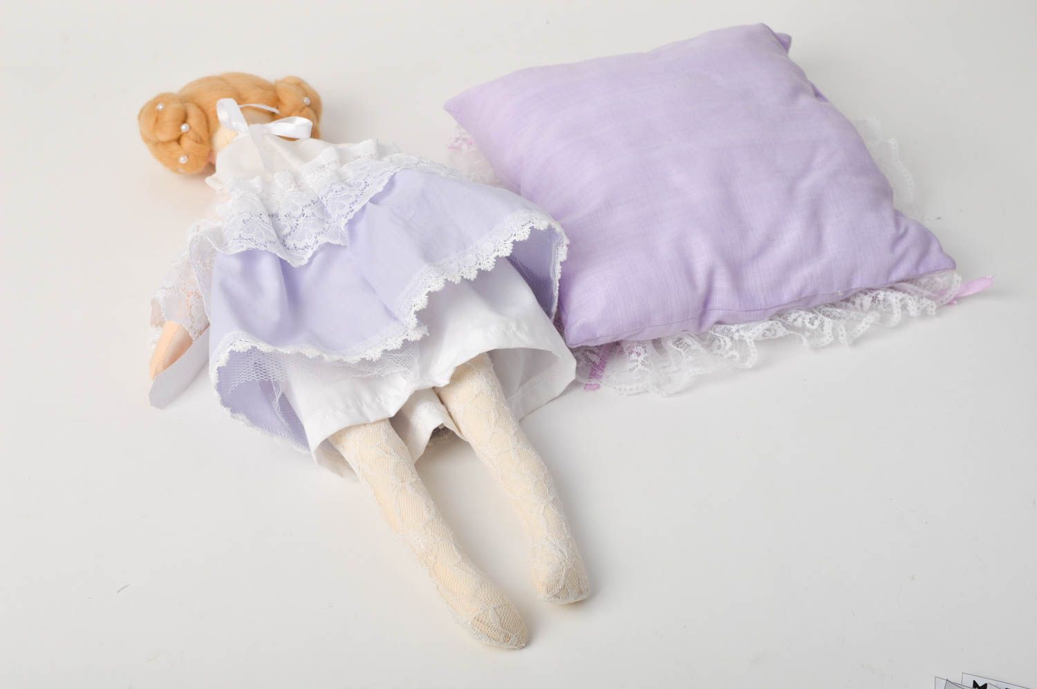 Кукла ручной работы кукла из ткани декоративная авторская кукла на подушке фото 5