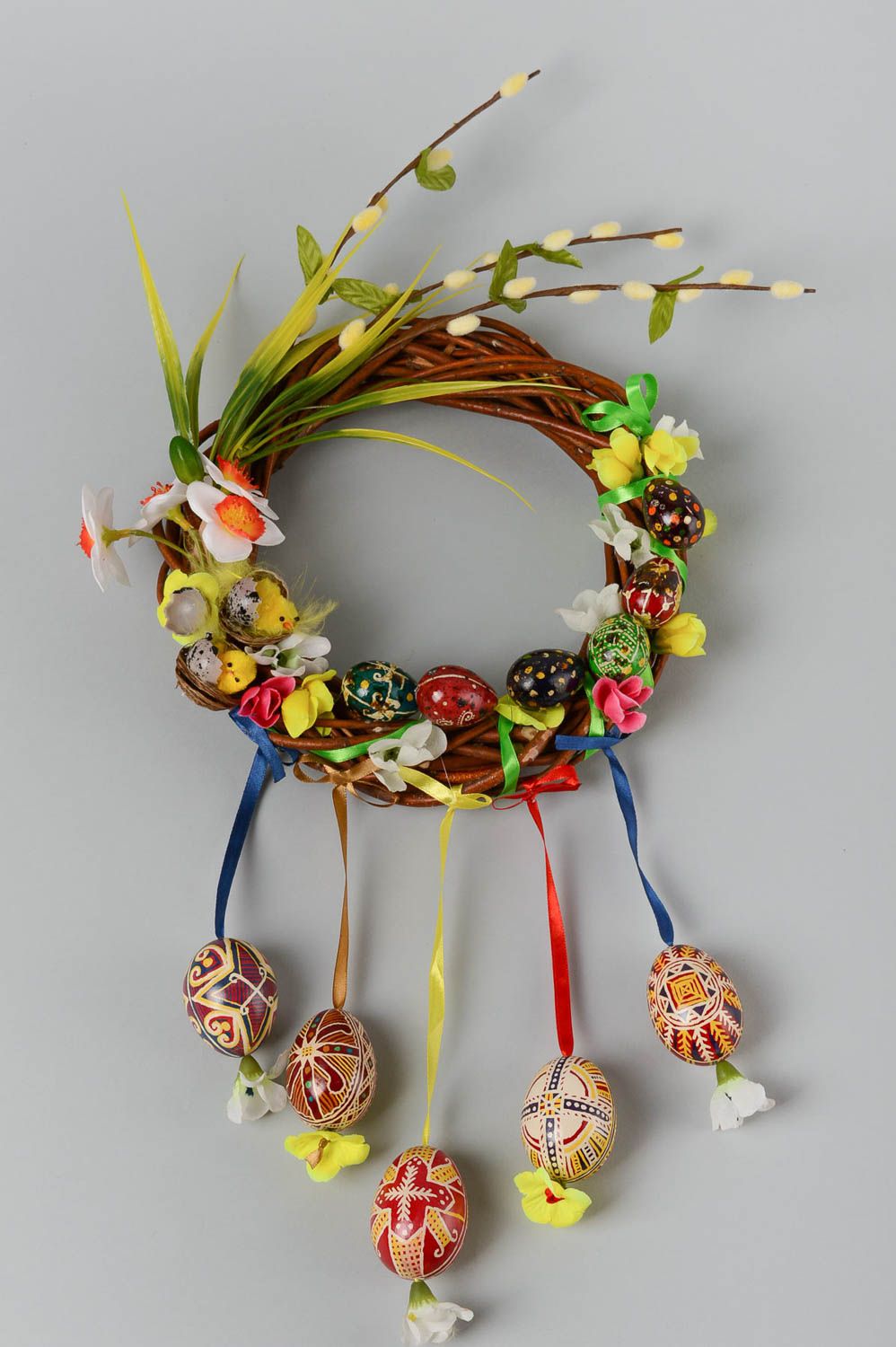 Corona de Pascua artesanal trenzada de ramas elemento decorativo regalo original foto 2