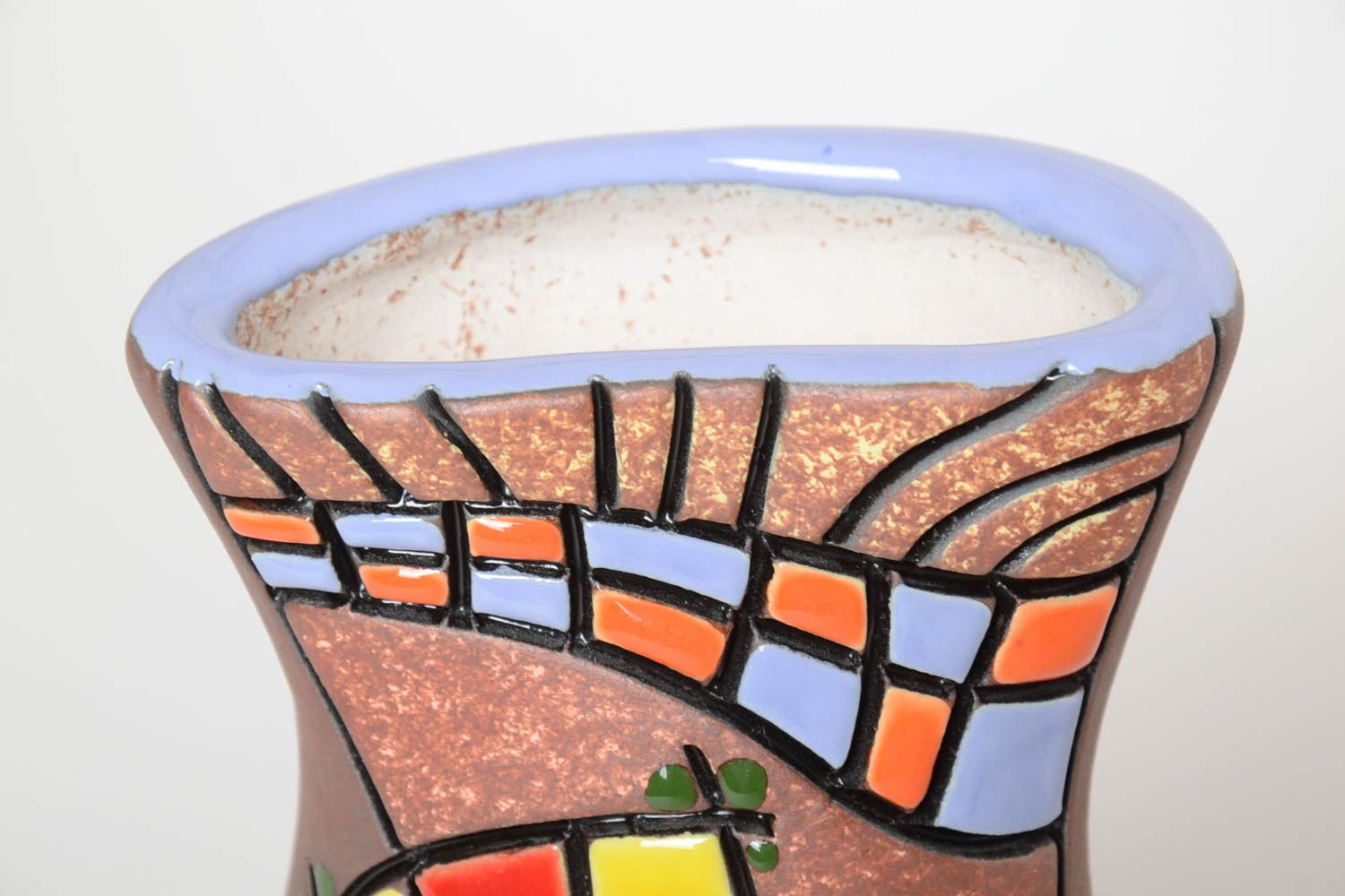 Сувенир ручной работы керамическая ваза для цветов декор интерьера абстракция фото 3