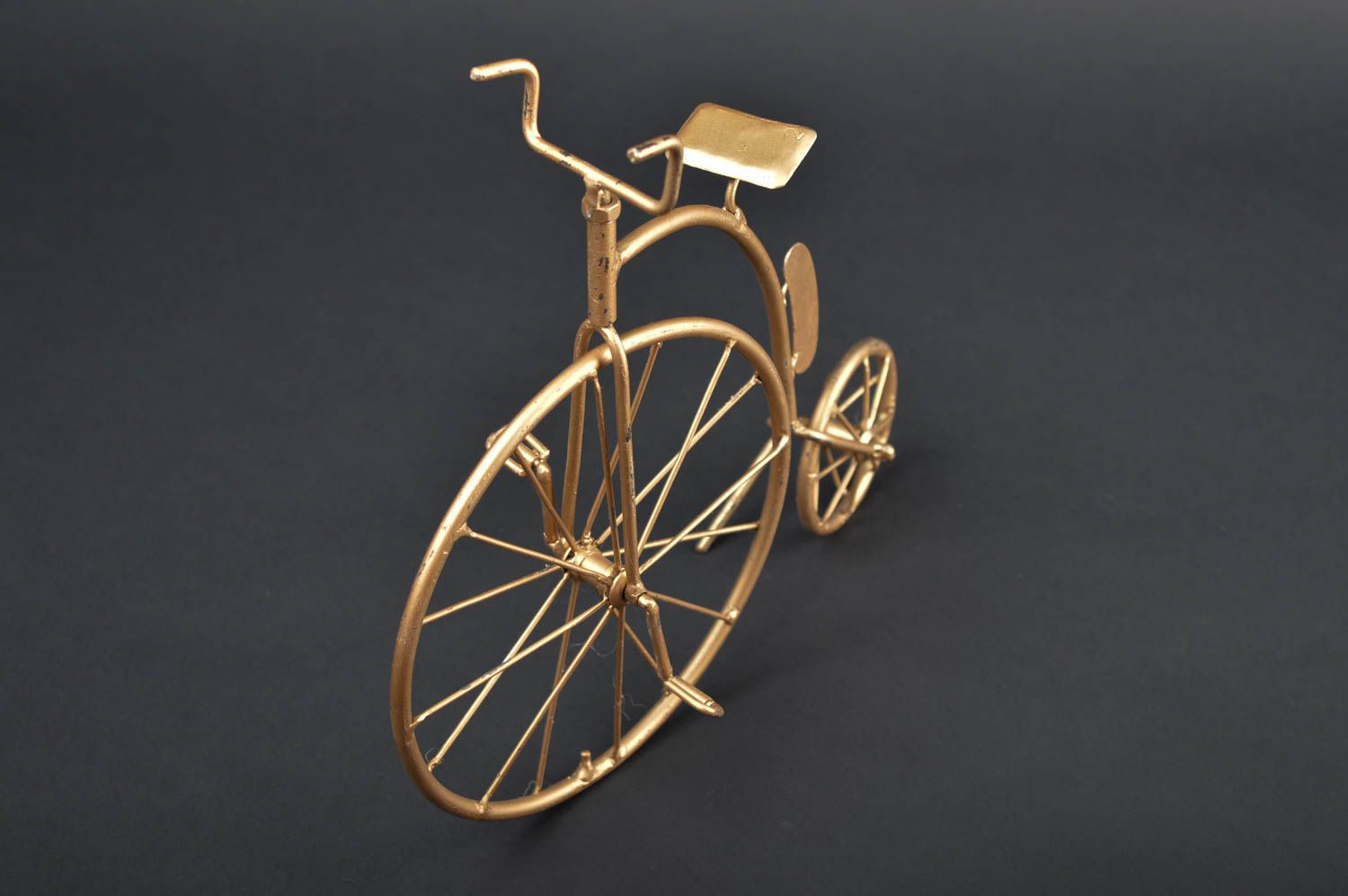 Figurine vélo rétro faite main Statuette design en métal Décoration d'intérieur photo 1