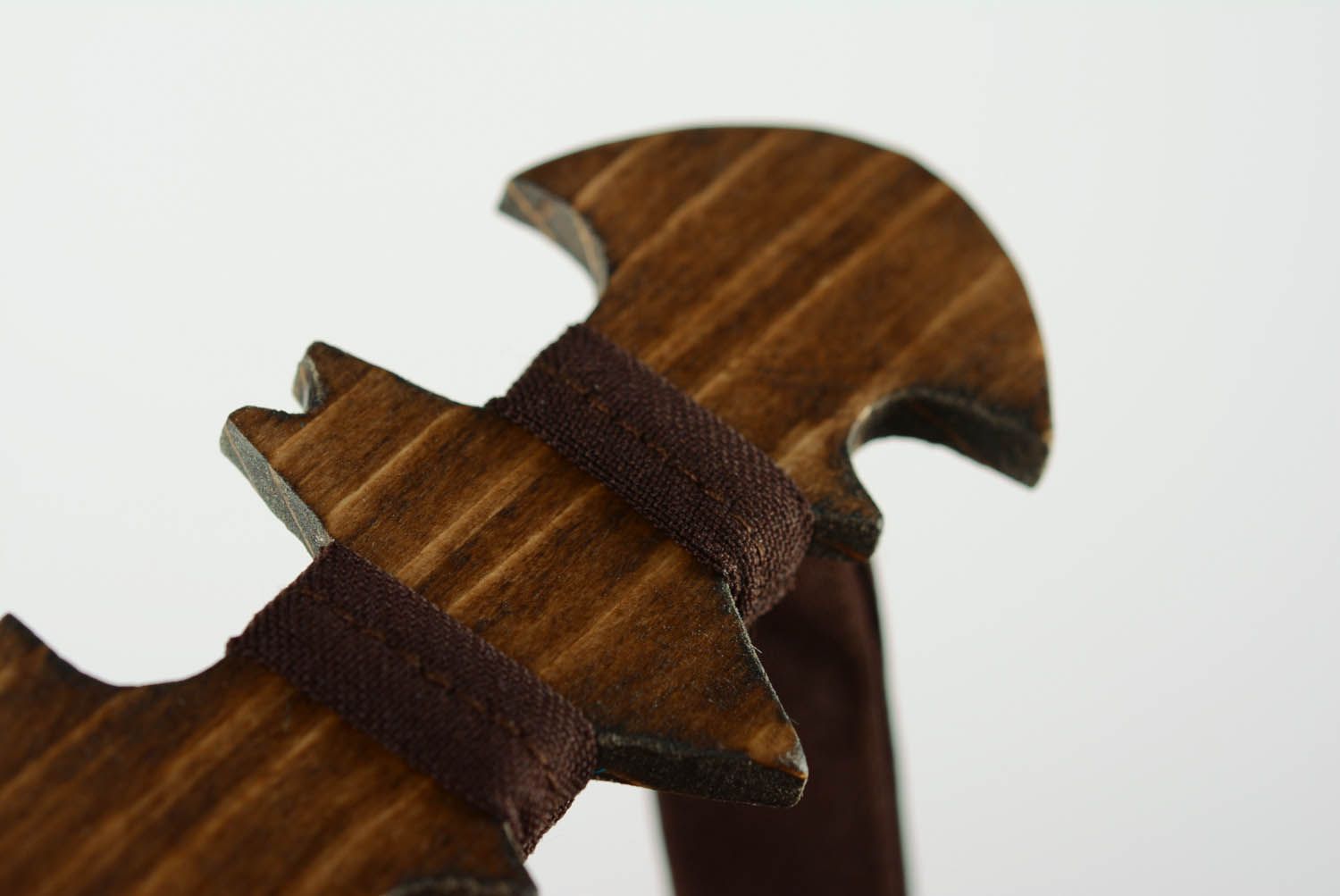 Gravata-borboleta feita à mão de madeira  Morcego foto 4