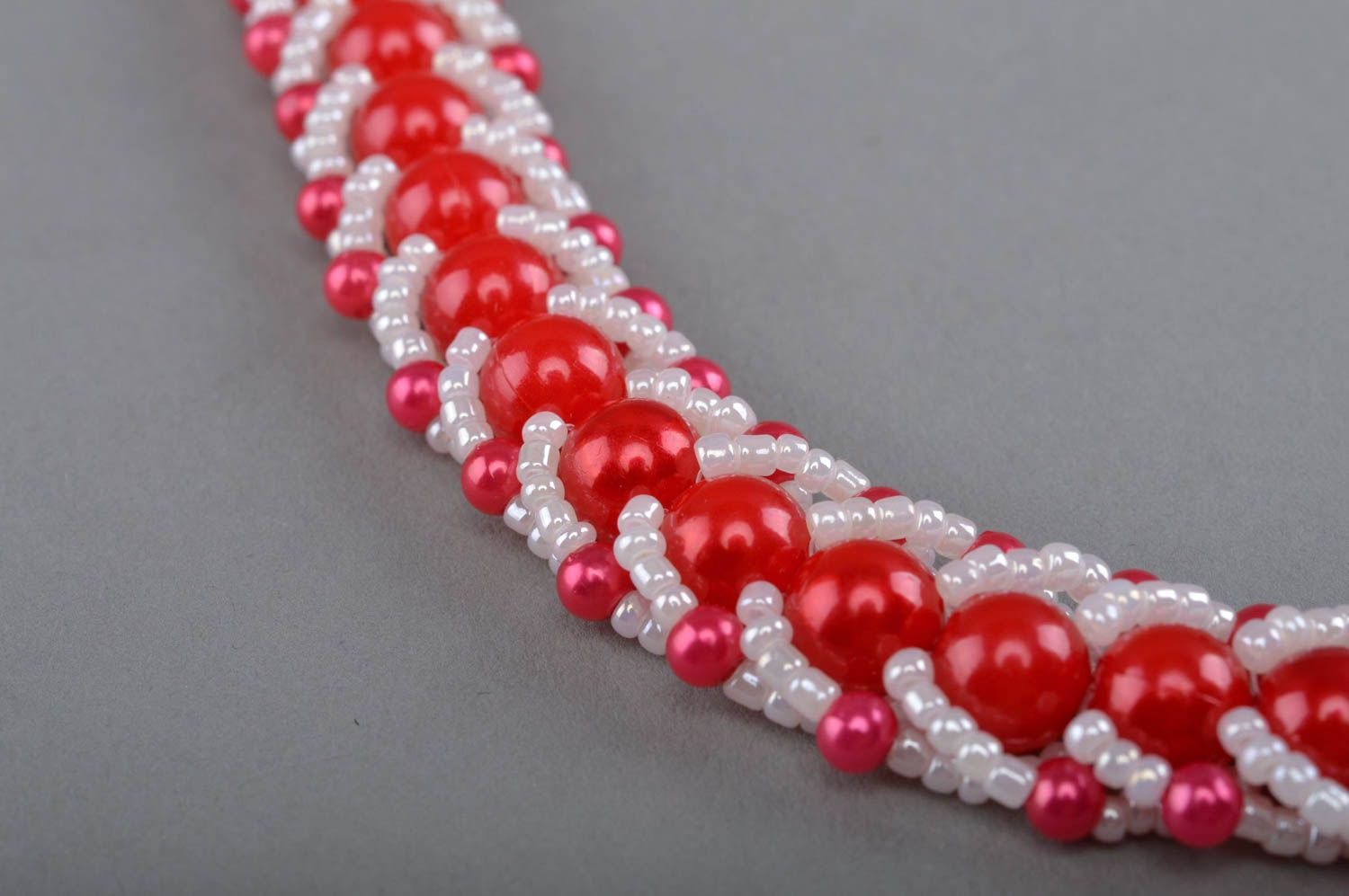 Collier en perles de rocaille et perles de rocaille rouge blanc fait main photo 3