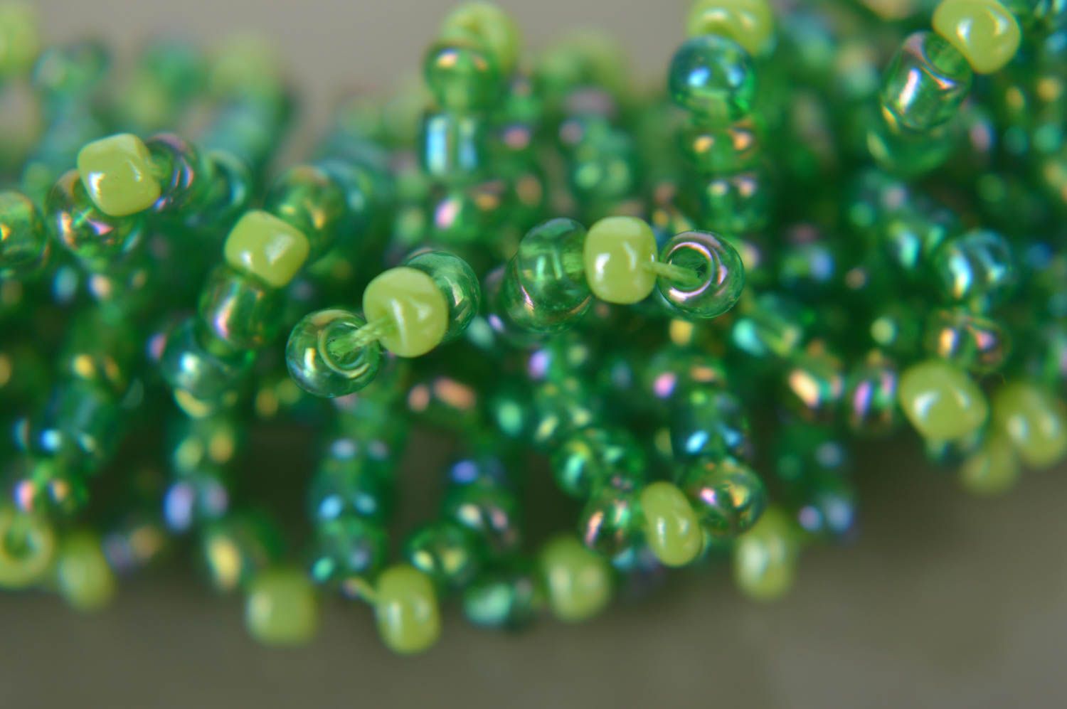Украшение ручной работы зеленое колье из бисера ожерелье из бисера Ежик фото 4