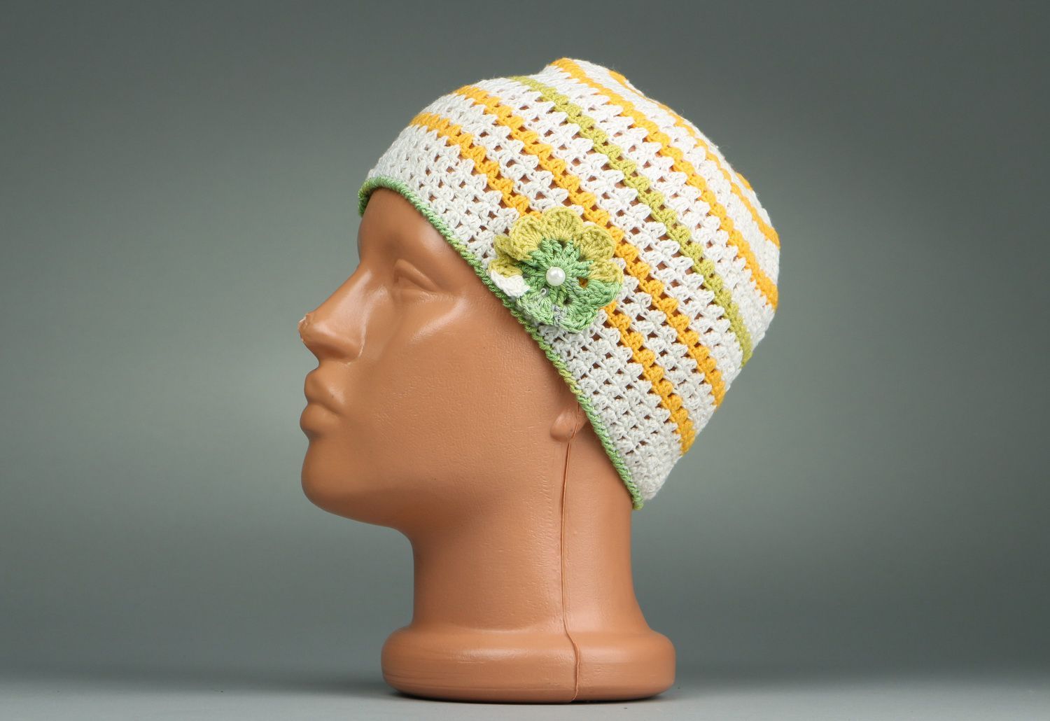 Hat made of acrylic and cotton threads photo 1