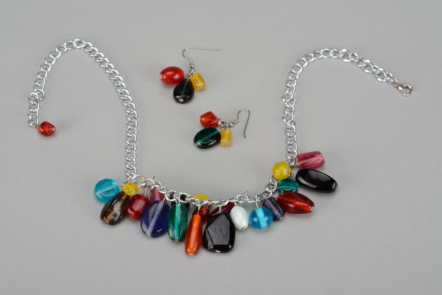 Jewelry set made of colorful stones photo 1
