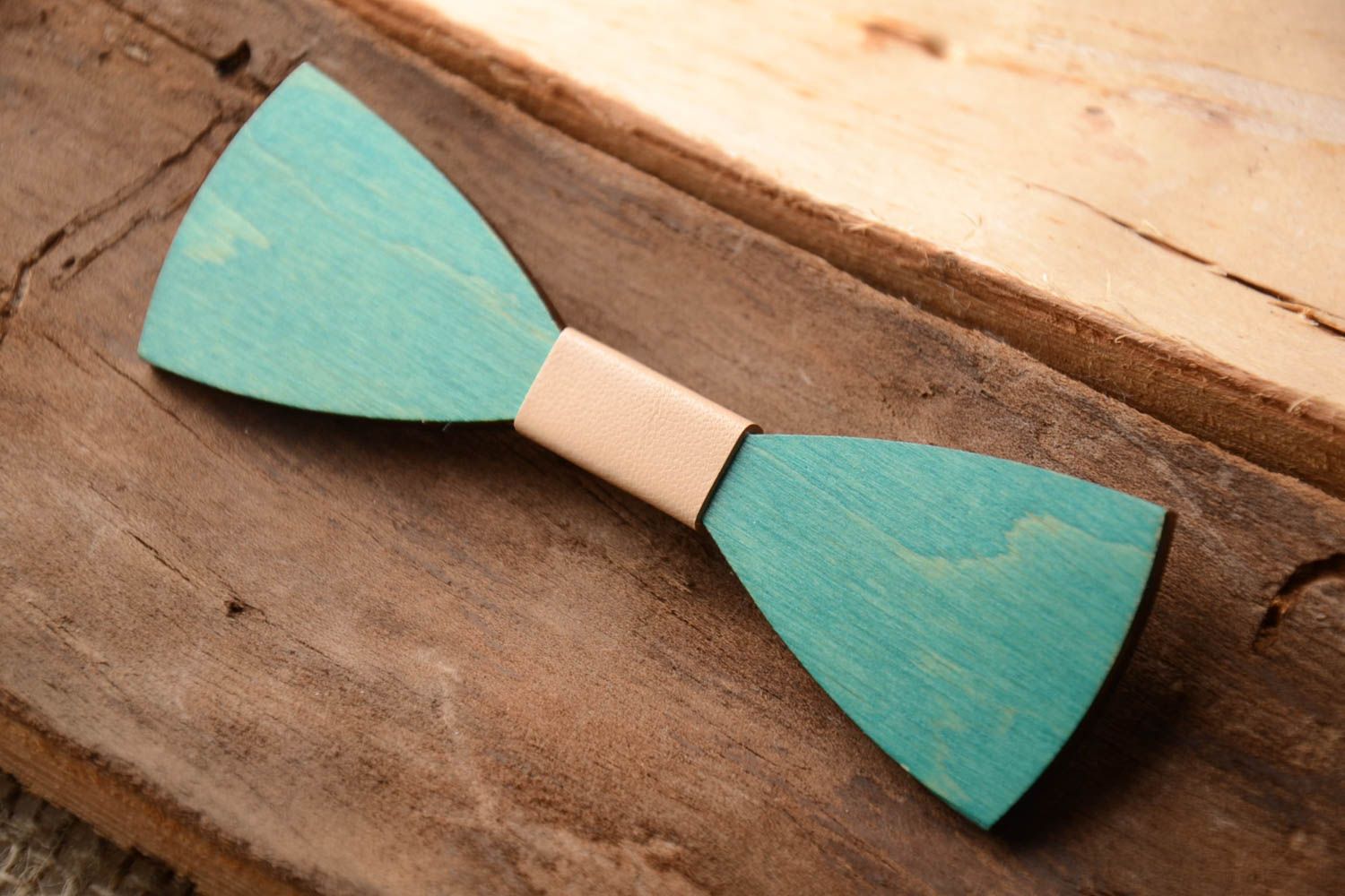 Handmade jewelry wooden bow tie brooch pin fashion accessories wooden gifts photo 1