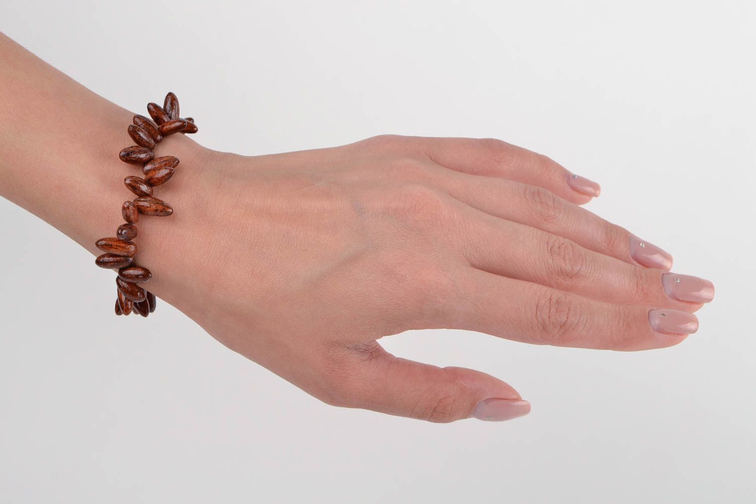 Bracelet femme Bijou fait main en noyaux écologique design Cadeau original photo 1