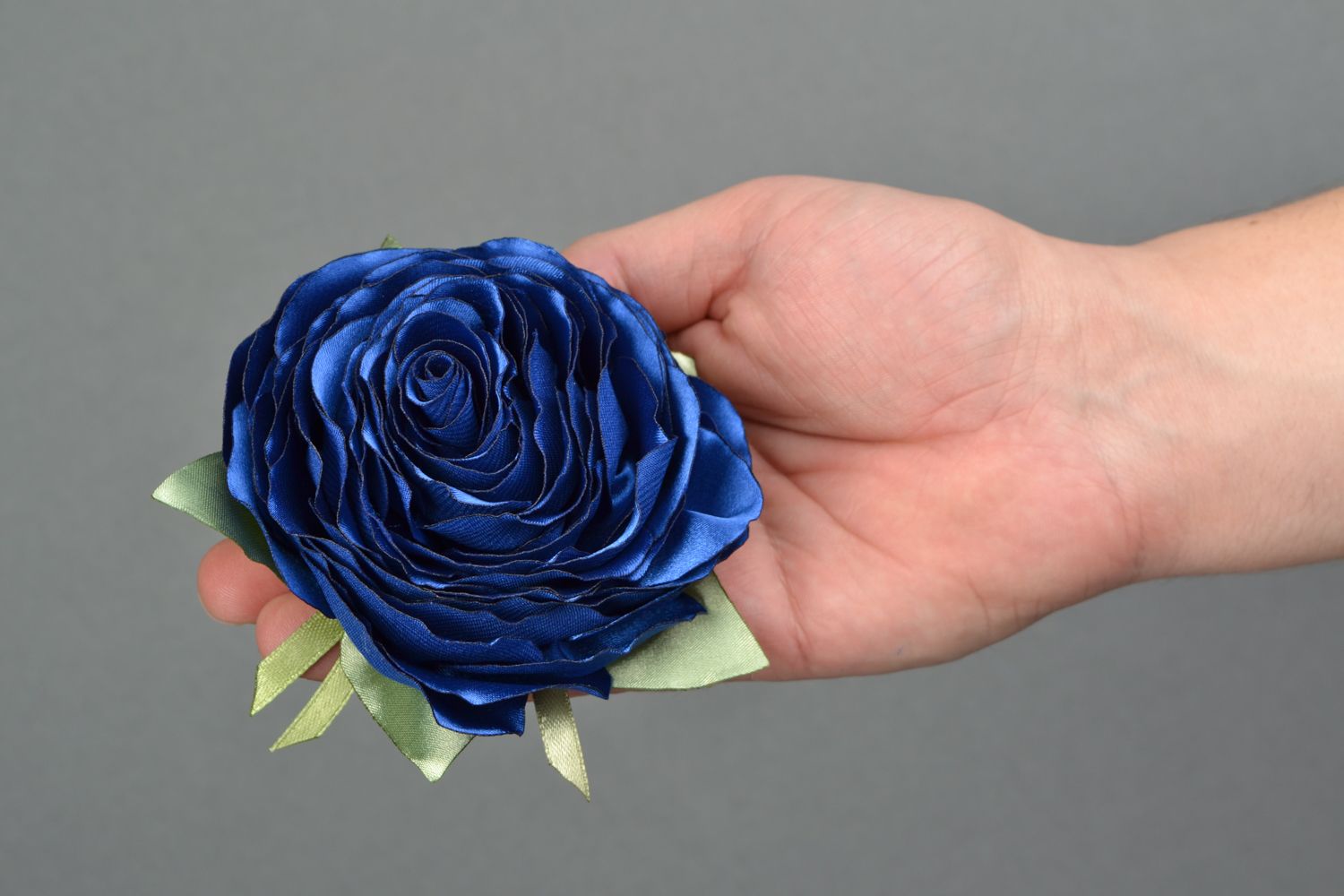 Satin ribbon brooch hair clip in the shape of blue rose photo 2