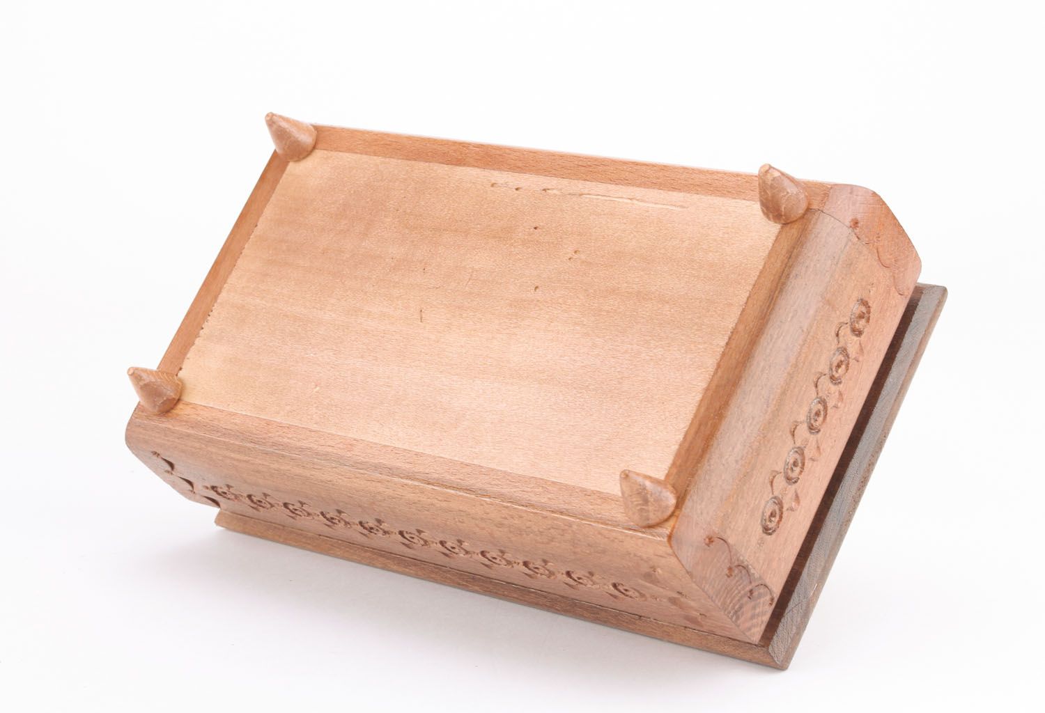 Caja de madera tallada foto 4