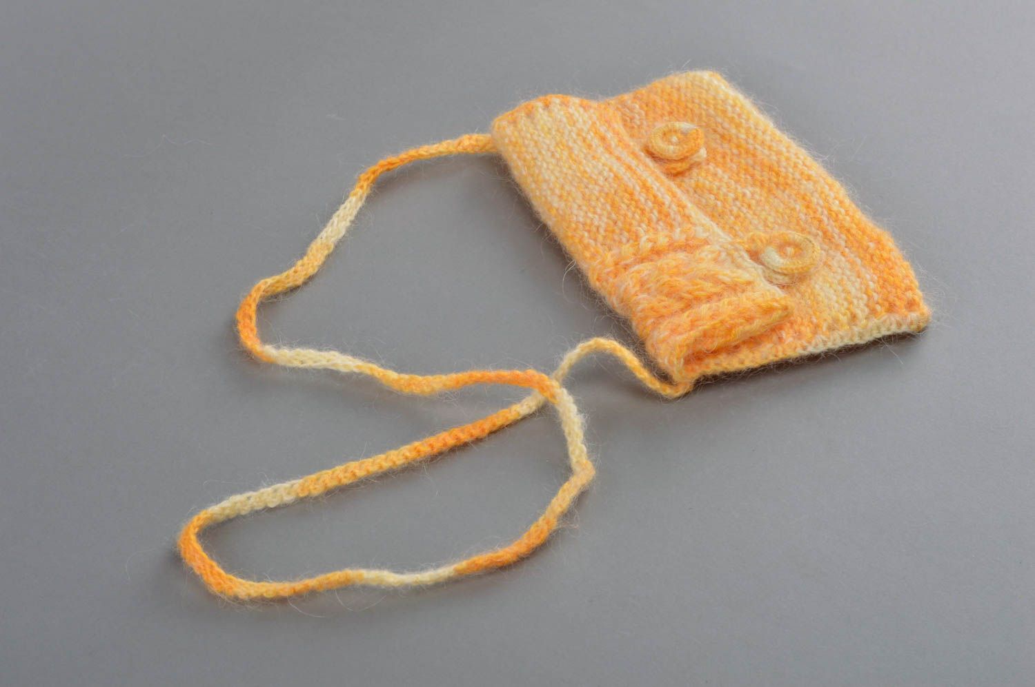 Petit sac bandoulière orange tricoté en laine stylé fait main original photo 1