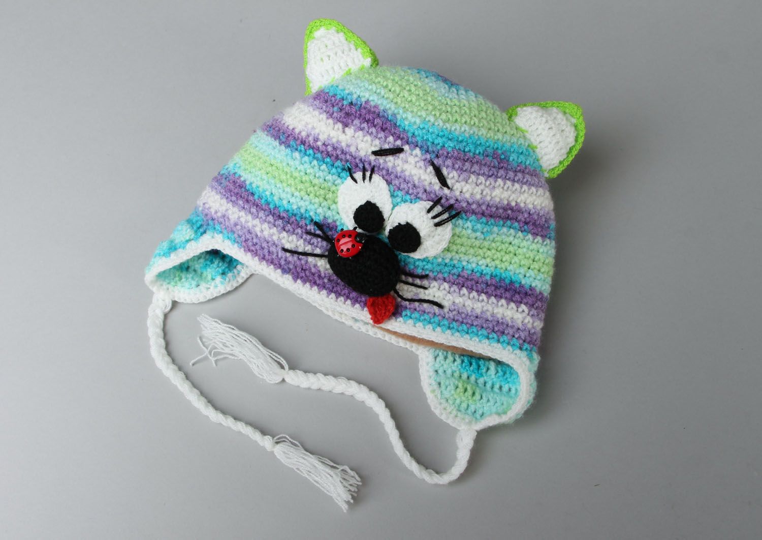 Bonnet tricoté Chat avec coccinelle fait main photo 1