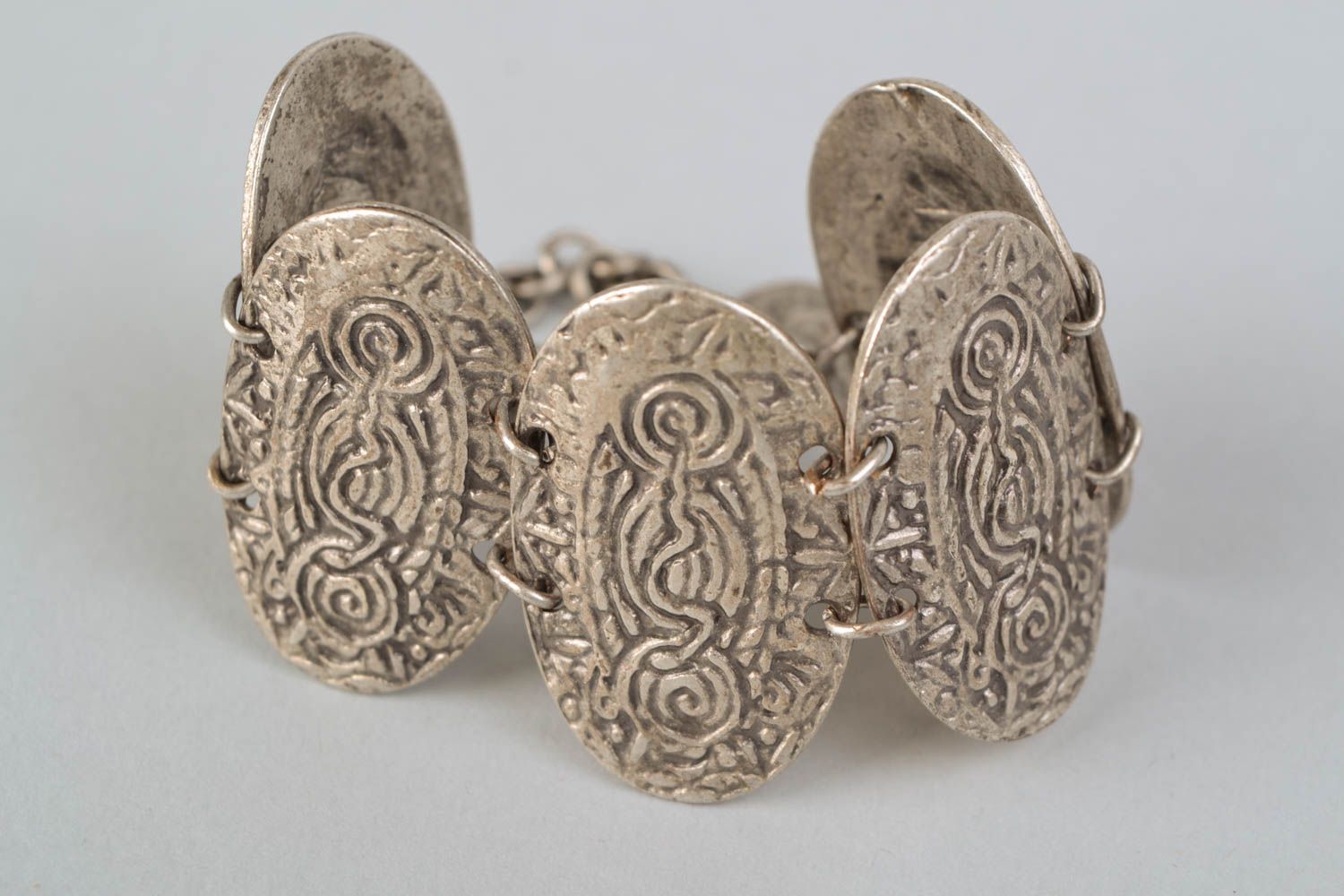 Large bracelet en métal fait main de style ethnique original pour femme photo 5