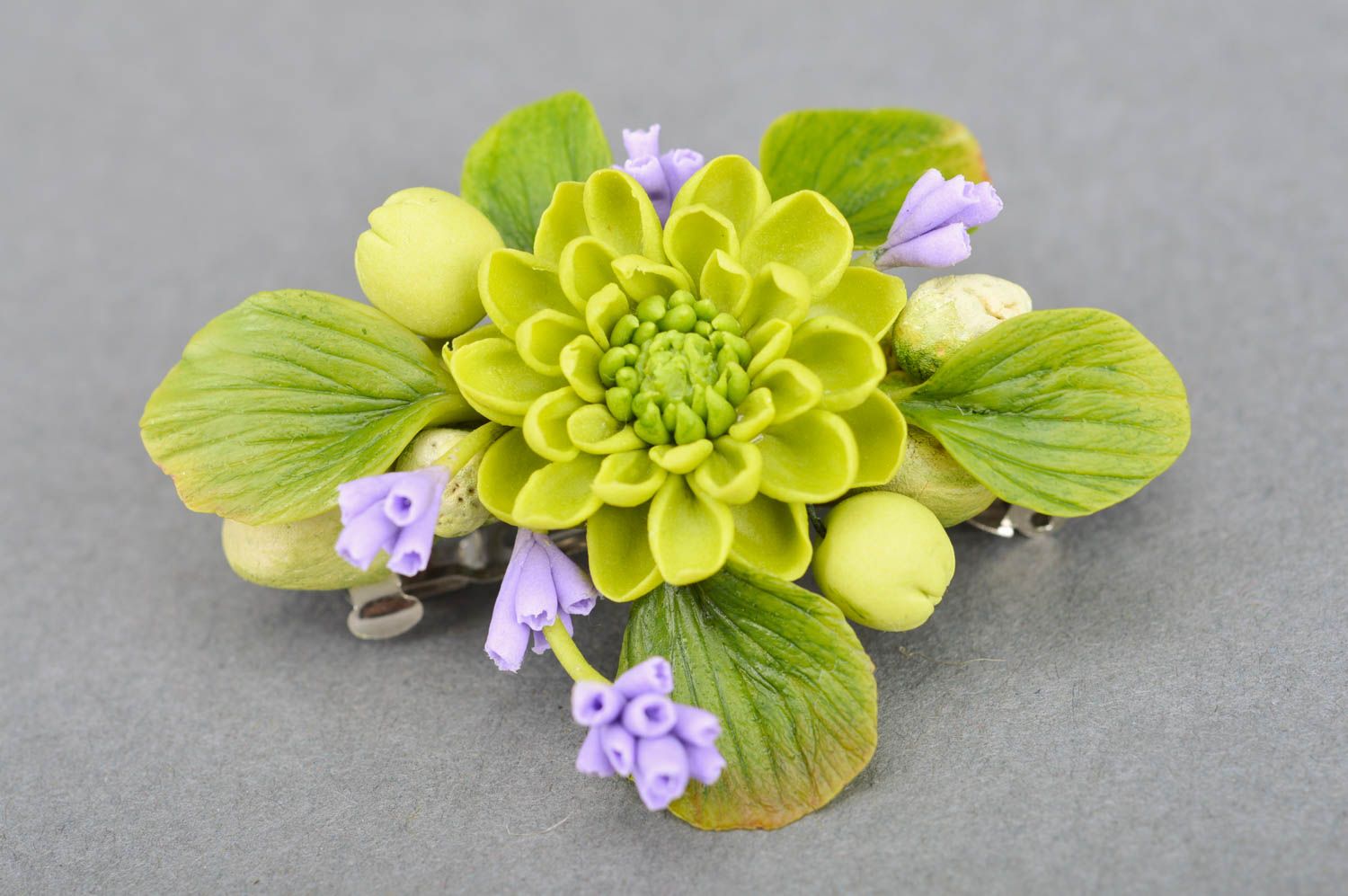 Handgefertigte bunte Blumen Haarspange grün und lila groß aus Polymerton schön foto 2