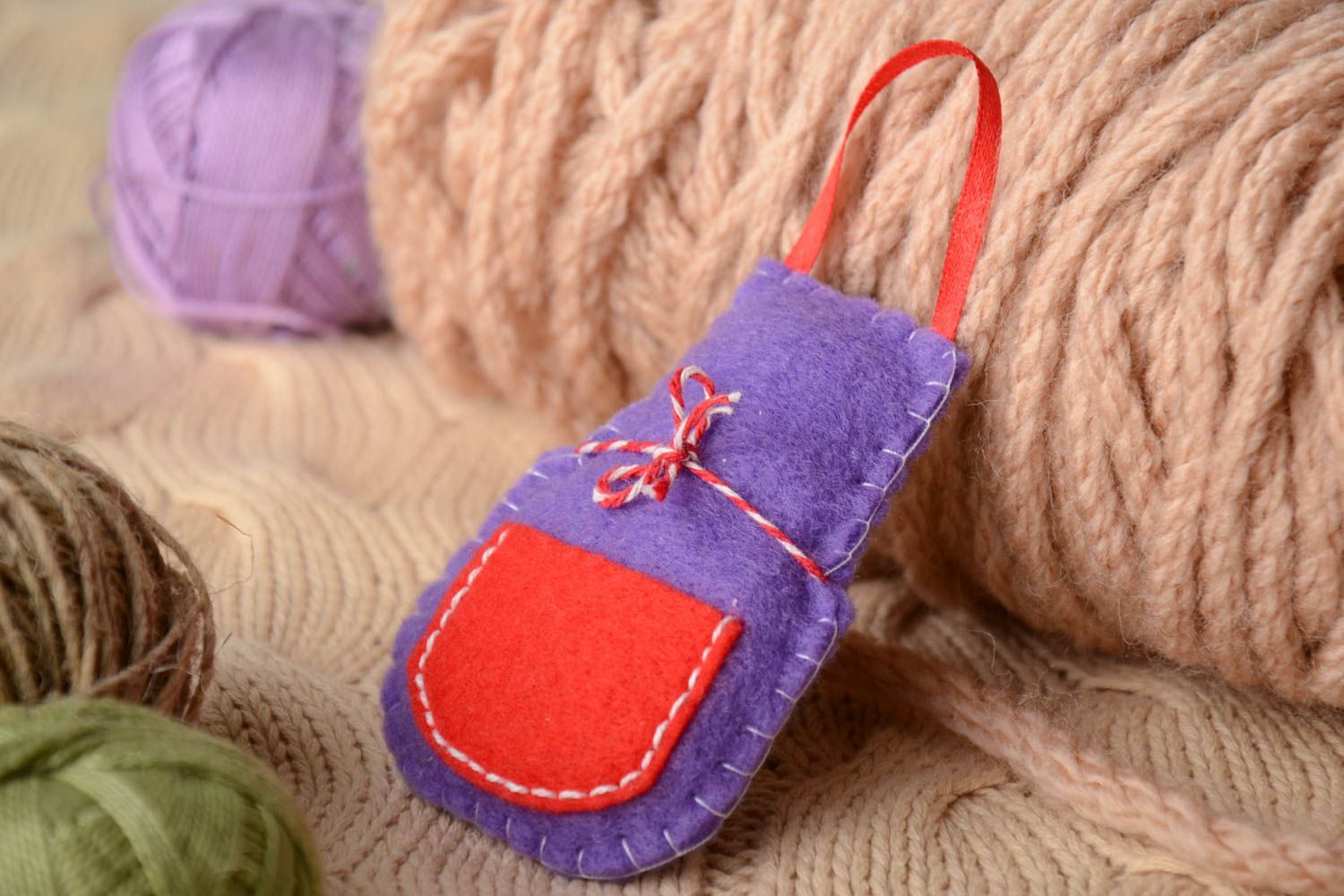Handmade small felt soft toy fridge magnet bright violet apron with red pocket photo 1