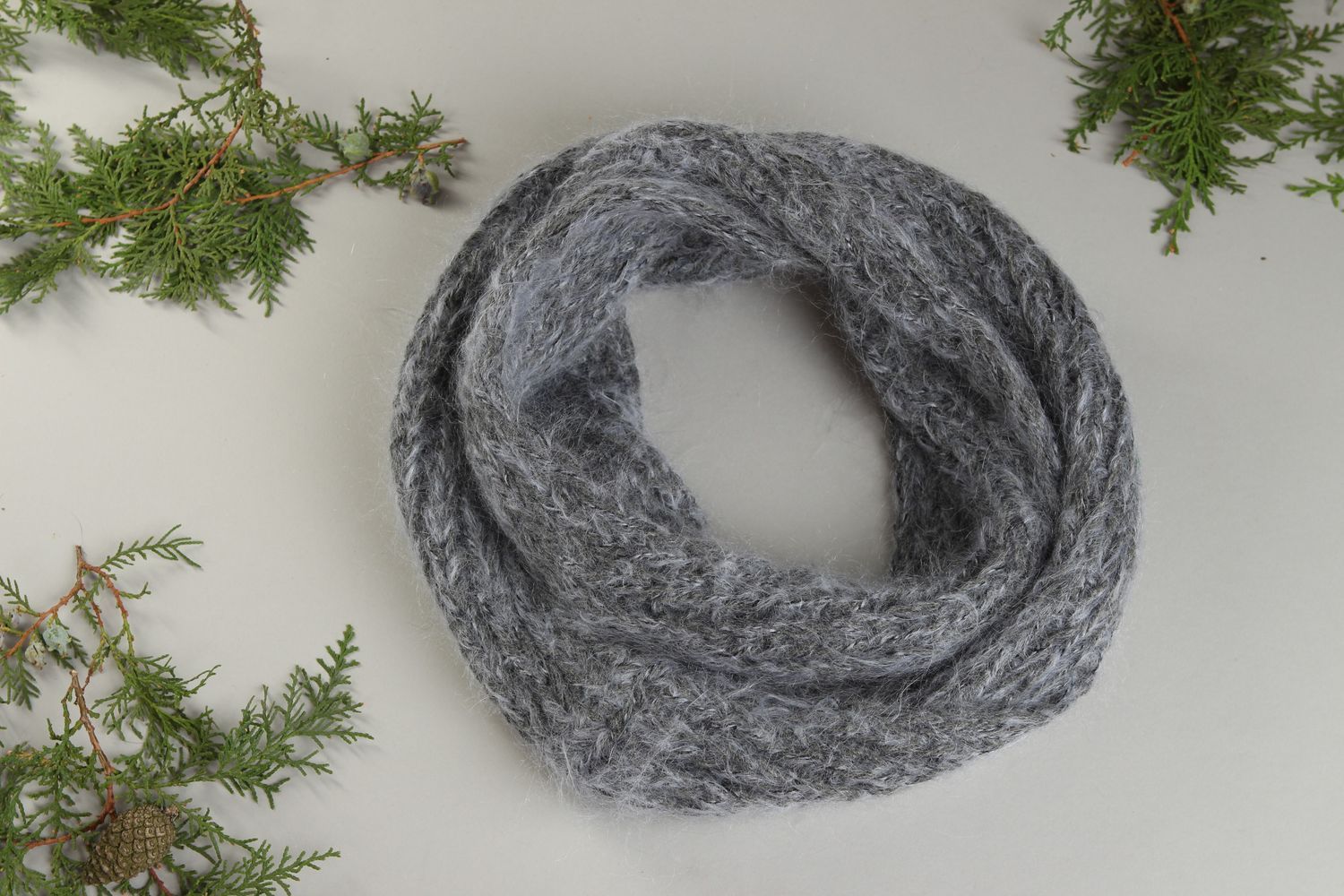 Bufanda tejida de lana y mohair artesanal accesorio de invierno prenda de moda  foto 1