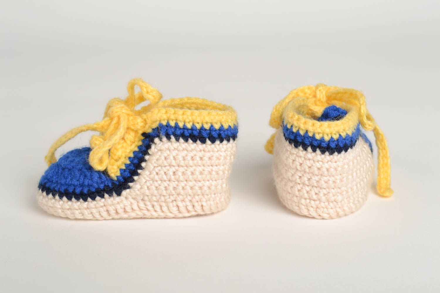 Handgefertigte Schuhe gehäkelte Babyschuhe Geschenke für Kleinkinder blau  foto 3
