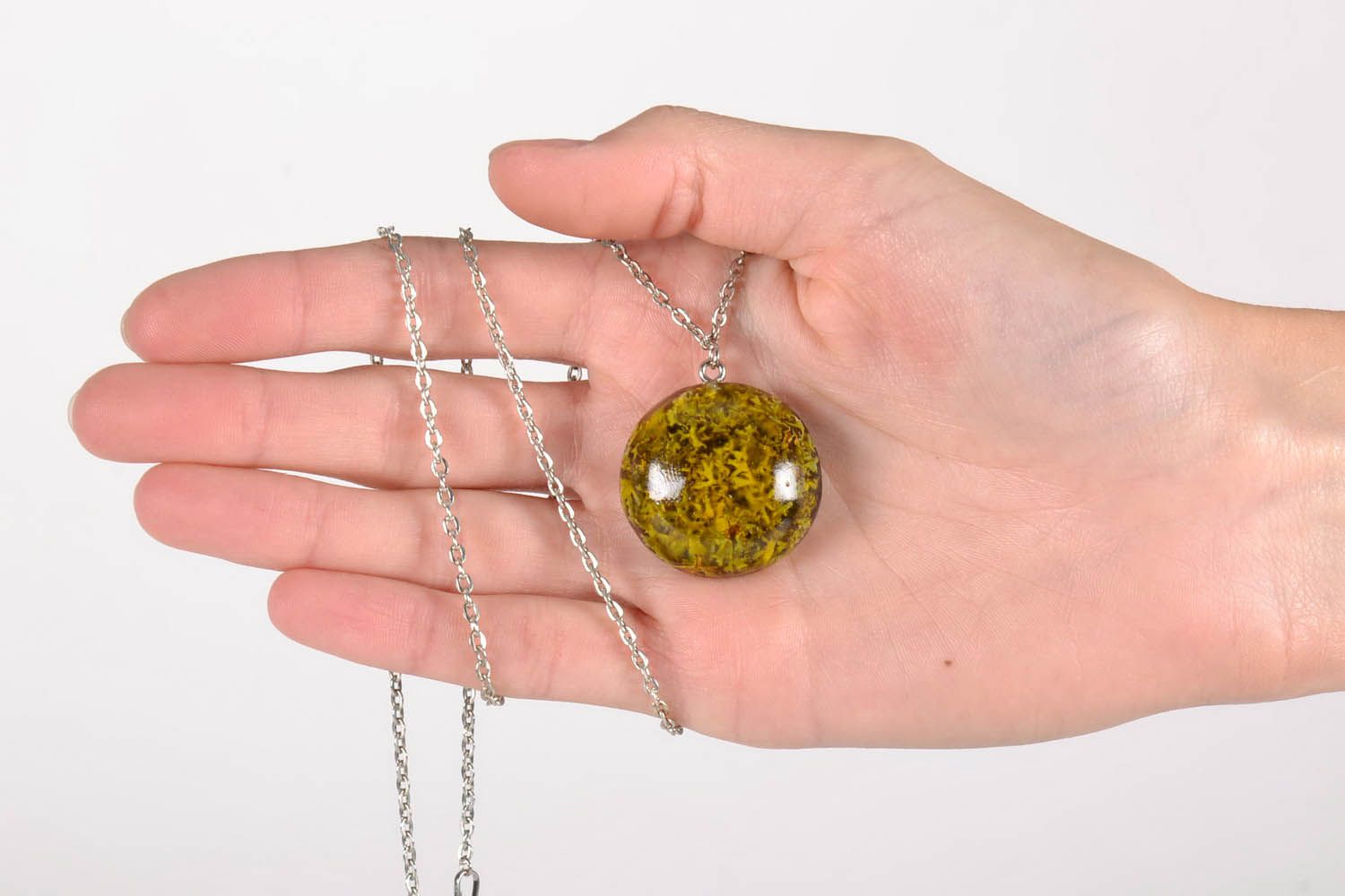 Pendant made of moss coated with epoxy photo 5
