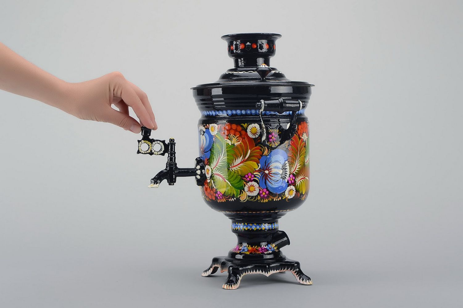 Flame painted samovar on wirewoods and coals photo 5