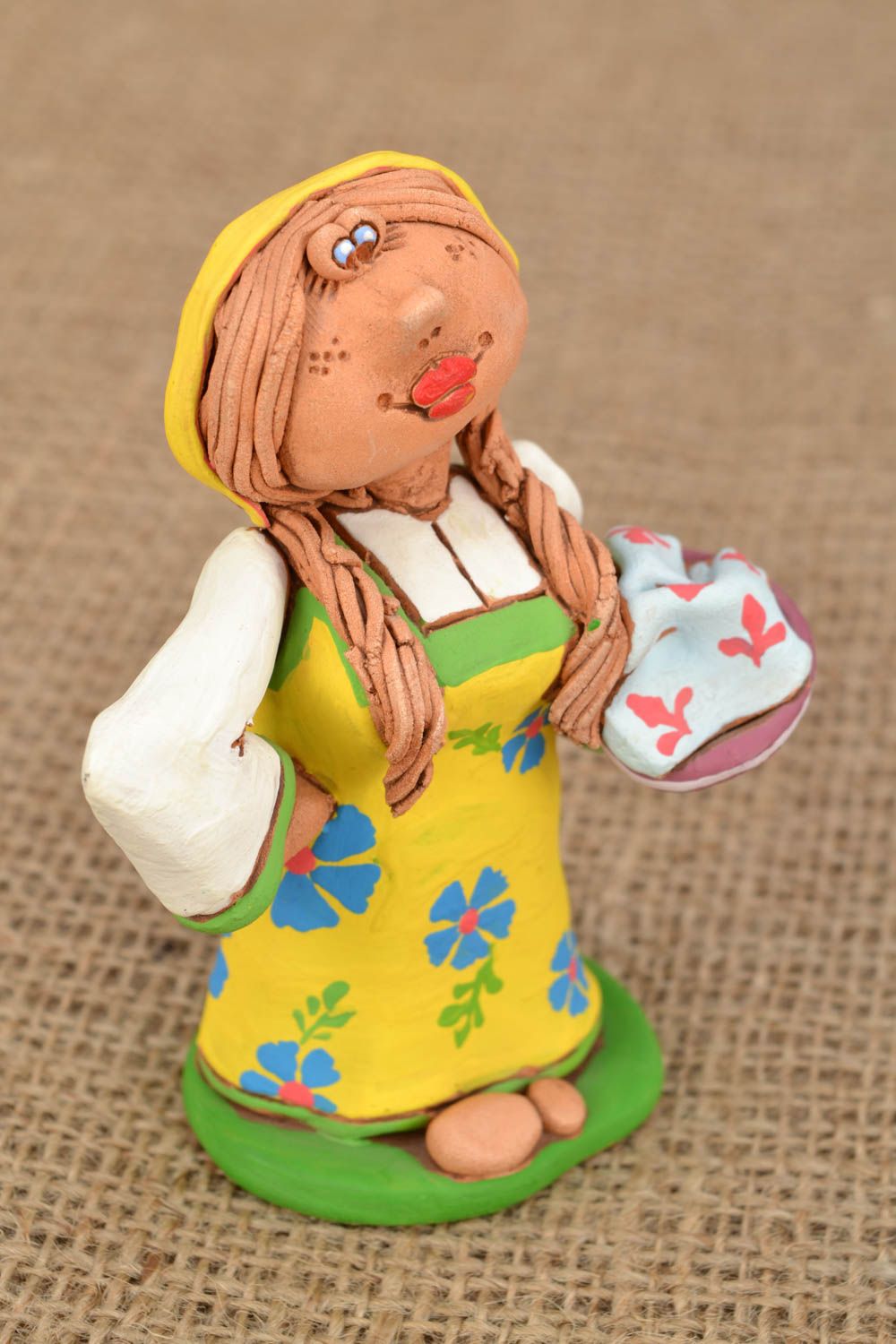 Figurine en céramique faite main Femme cosaque photo 1