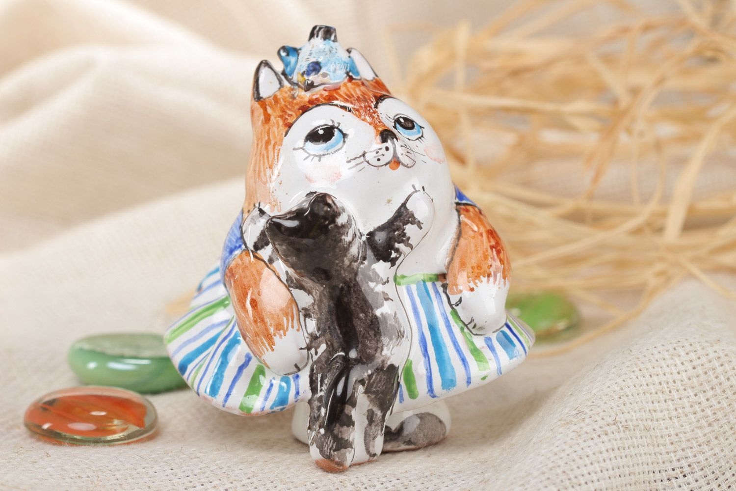 Figura decorativa de cerámica  hecha a mano gata madre foto 1