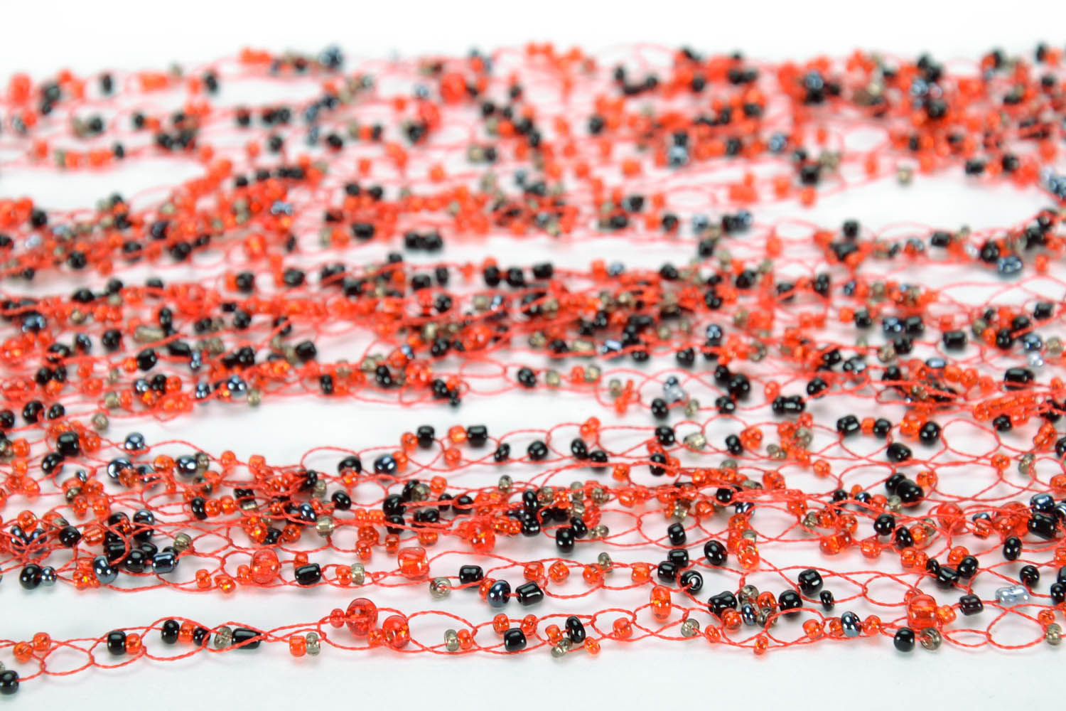 Red and black bead necklace photo 2
