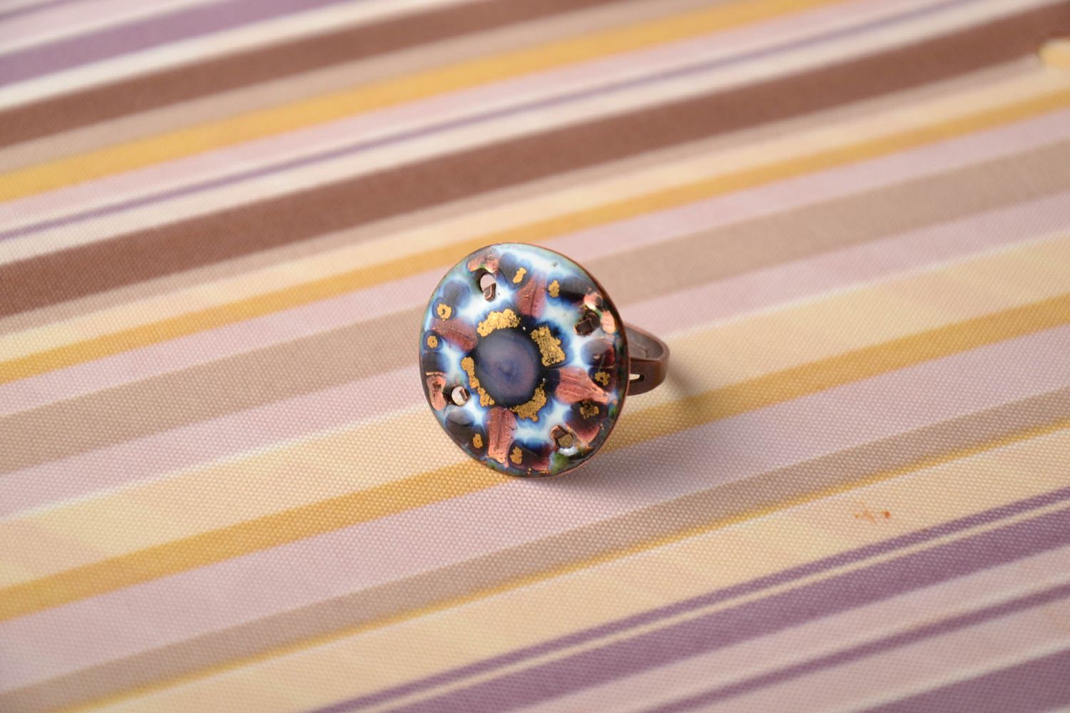 Handmade Ring aus Kupfer mit bunter Emaille foto 1