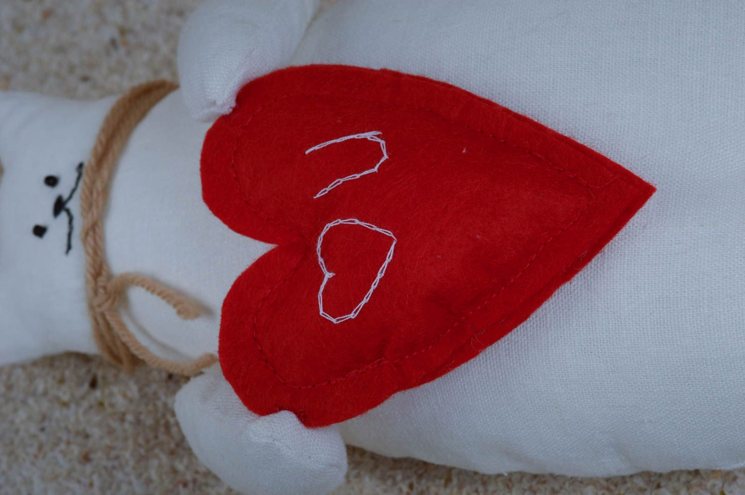 Игрушка кот ручной работы детская игрушка льняная мягкая игрушка с сердцем фото 4