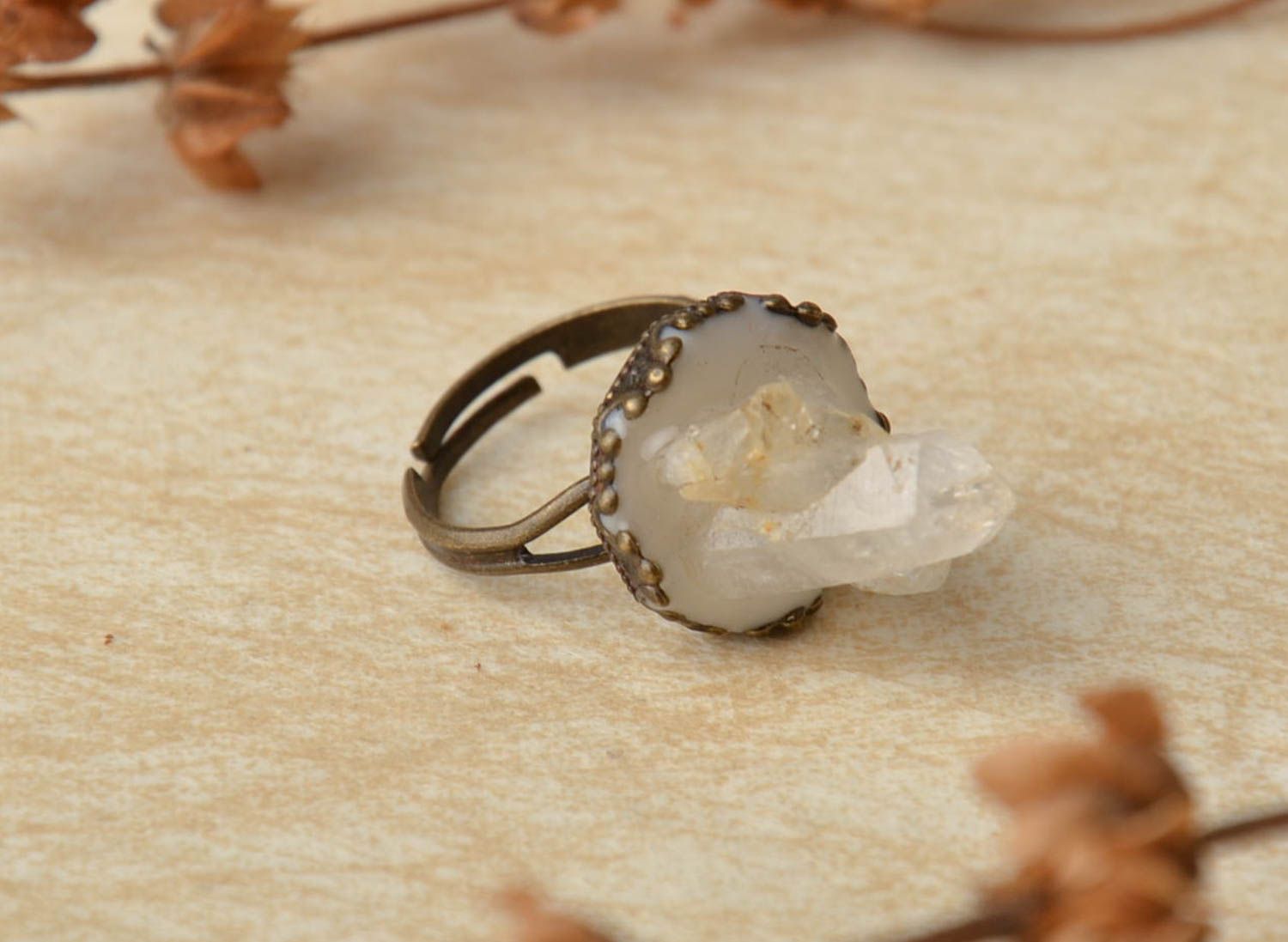 Metal ring with natural crystal photo 1