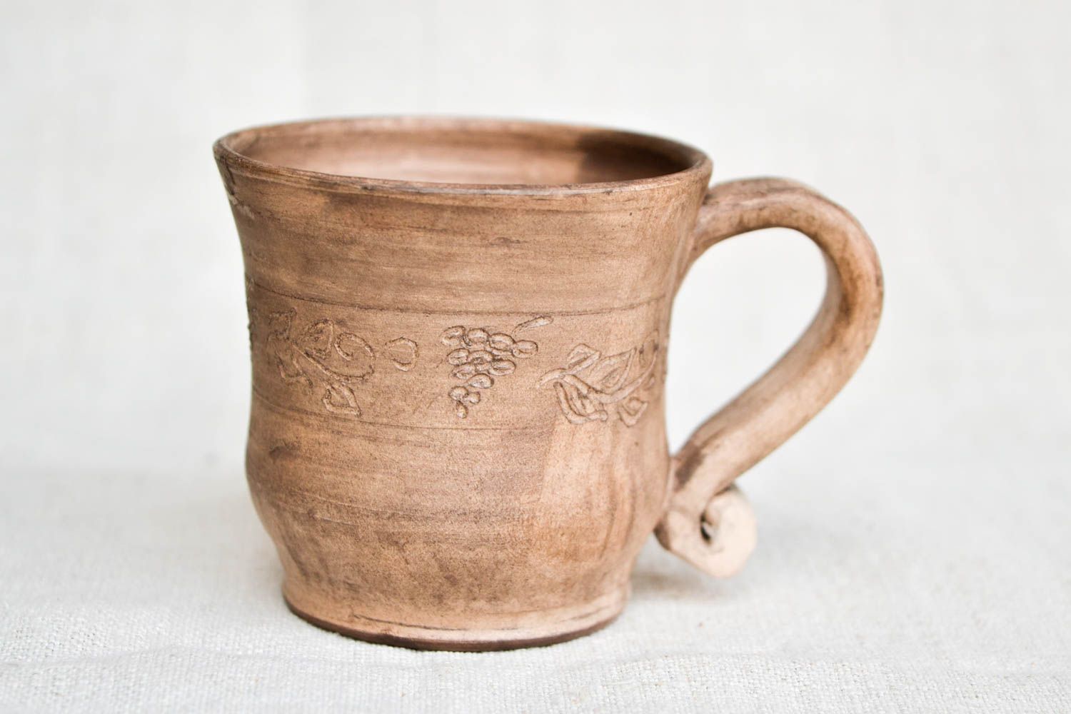 White clay ceramic 5 oz coffee cup with handle and rustic flower pattern photo 3