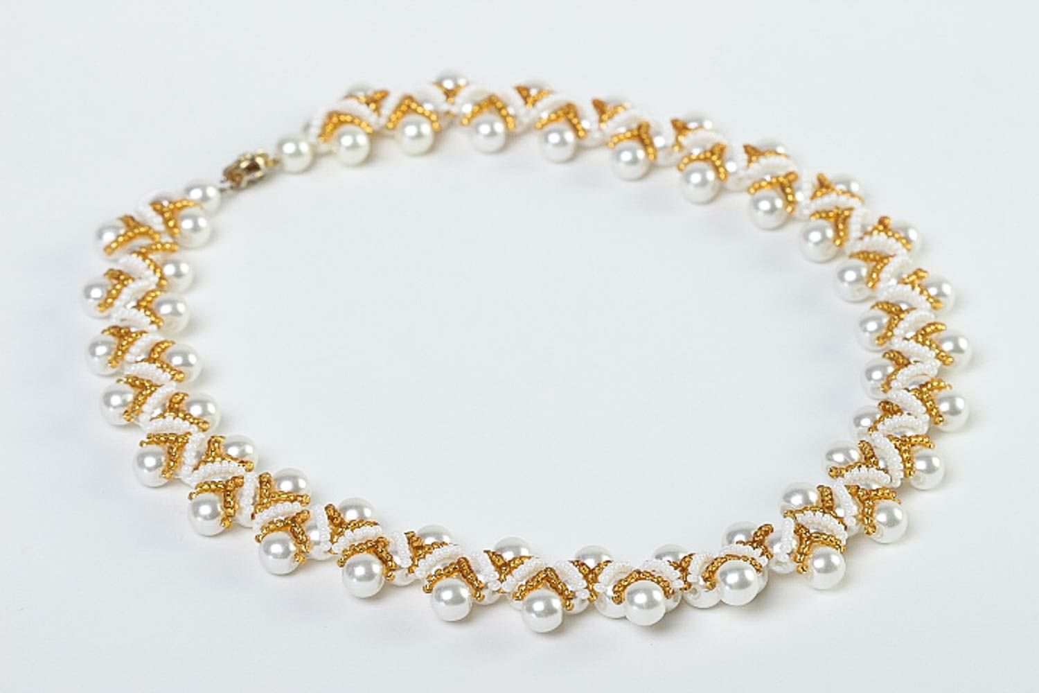 Beautiful handmade beaded necklace artisan jewelry designs bead weaving ideas photo 2