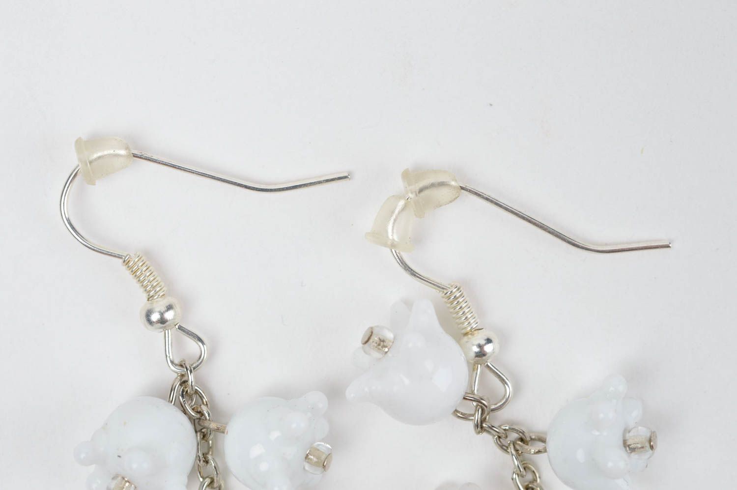 Handmade Accessoire für Frauen Damen Schmuck Glas Ohrringe weiße Blumen foto 4