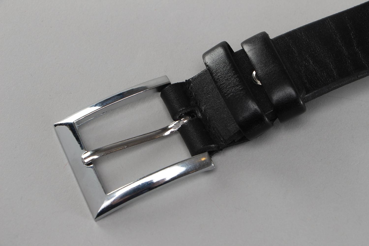 Black leather men's belt photo 2