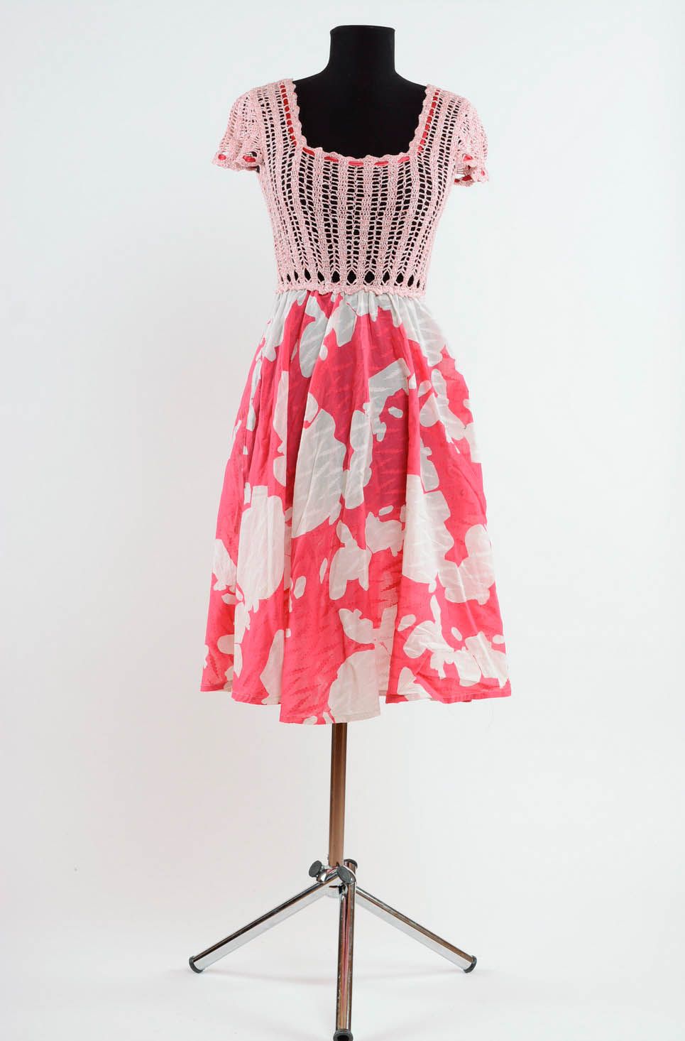 Robe rose tricotée à main artisanale photo 1