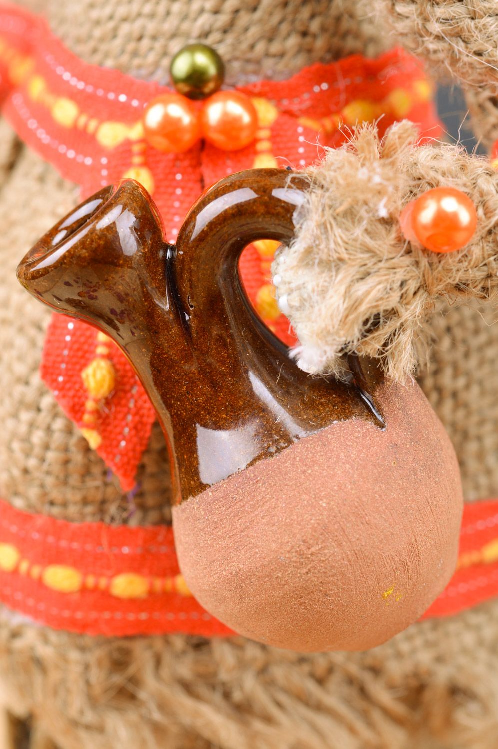 Игрушка чехол на бутылку козел из мешковины в шляпе ручная работа  фото 3