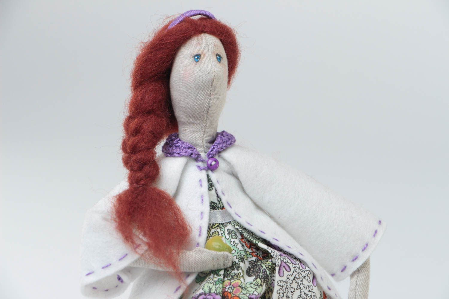 Poupée en coton et lin faite main aux cheveux roux décorative cadeau original photo 3