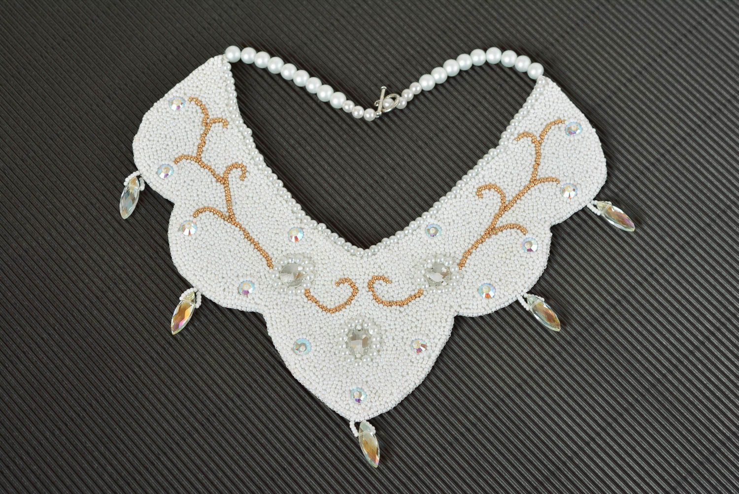 Collier perles rocaille Bijou fait main Accessoire femme blanc brodé cadeau photo 1