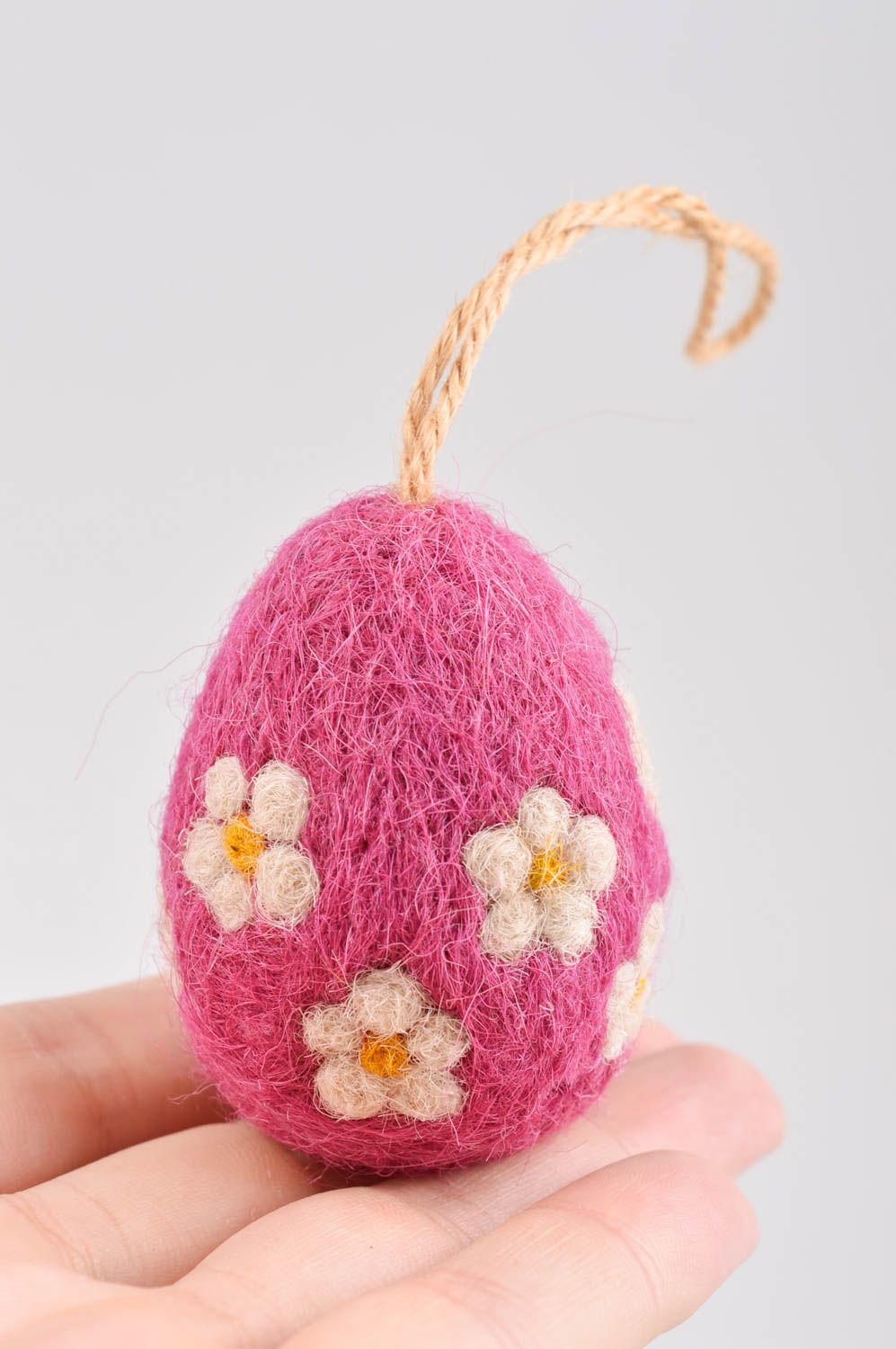 Валяная игрушка ручной работы декор на стену игрушка из шерсти Розовое яйцо фото 4
