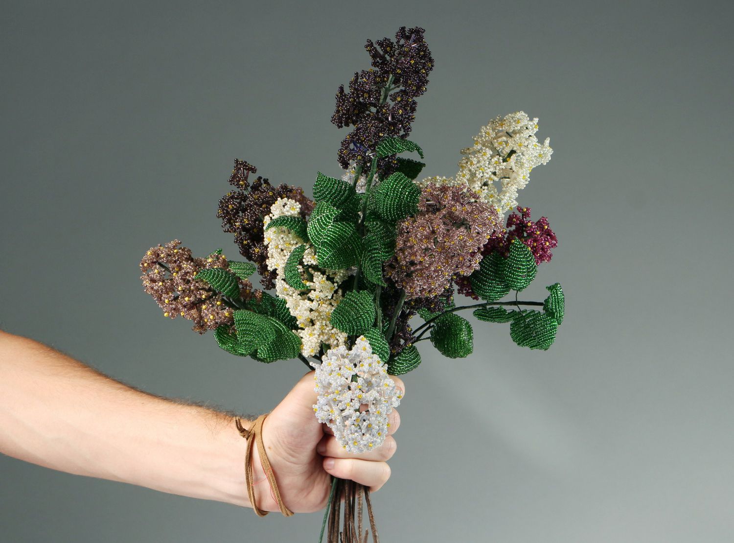 Bouquet of lilac made from beads photo 2