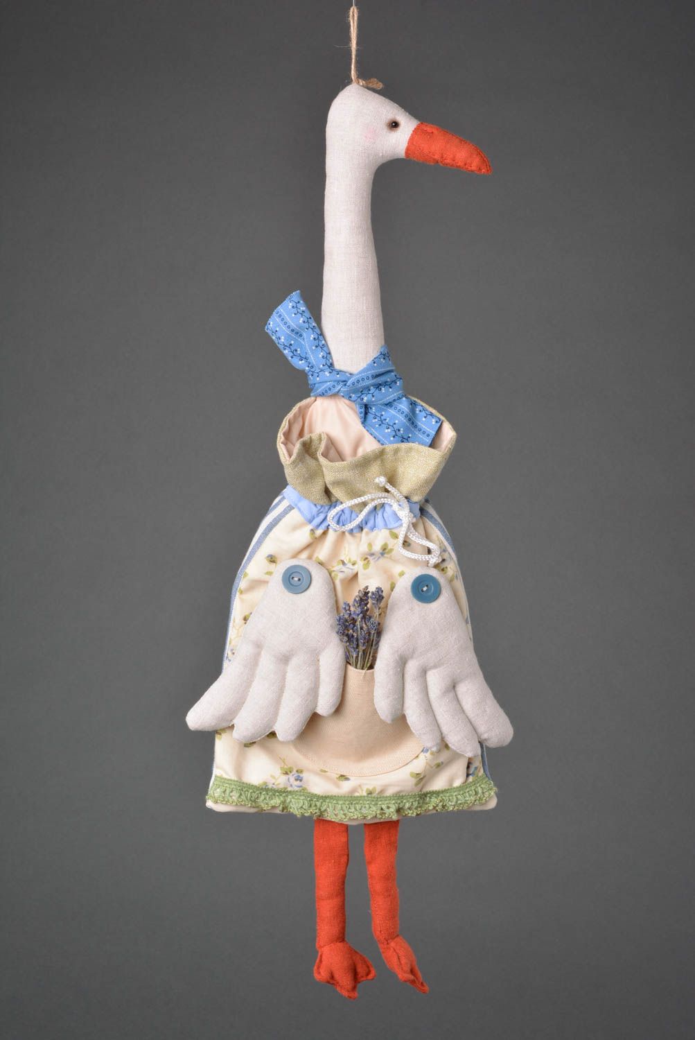 Интерьерная игрушка ручной работы кукла пакетница Гусыня из хлопка декор кухни фото 1