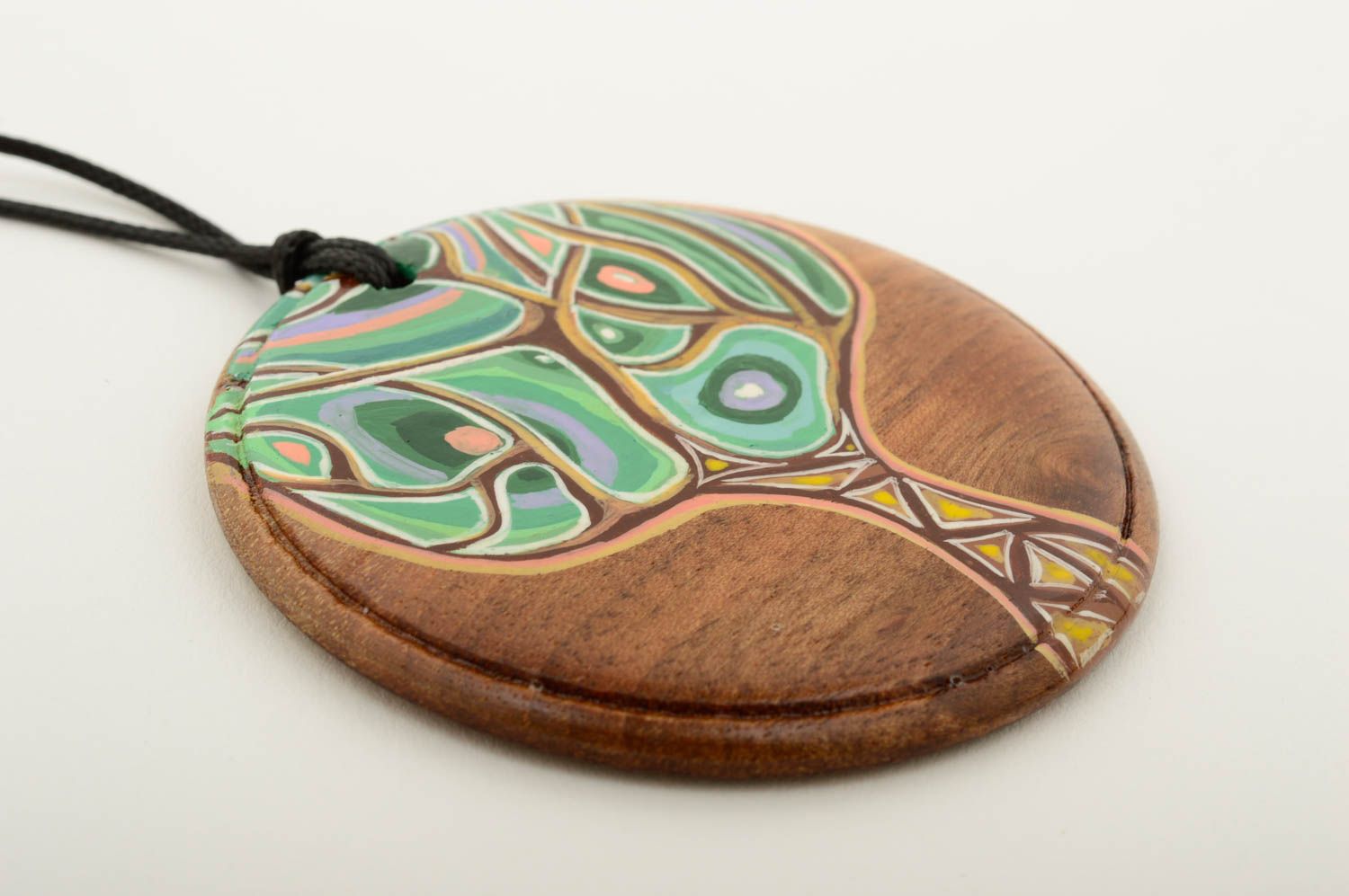 Кулон ручной работы аксессуар из дерева украшение на шею с росписью акварелью фото 4