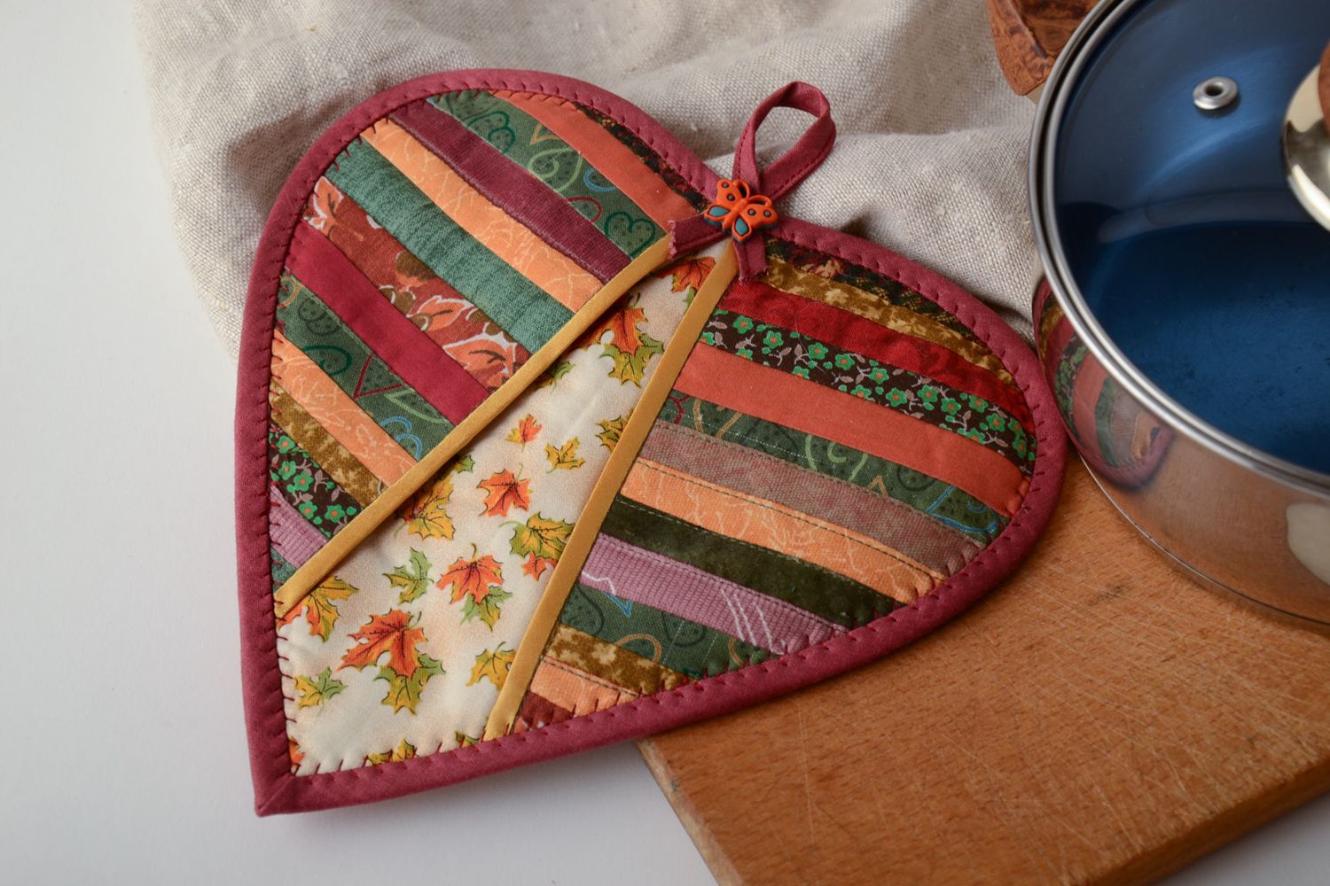 Manique artisanale tissu naturel de coton faite main technique patchwork Cœur photo 1