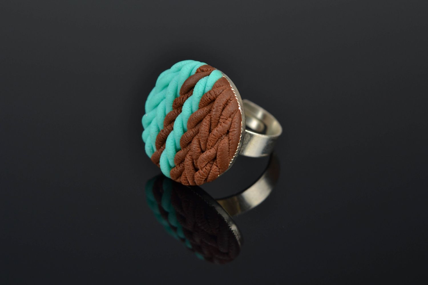 Plastic ring with elements stylized on knitting photo 1