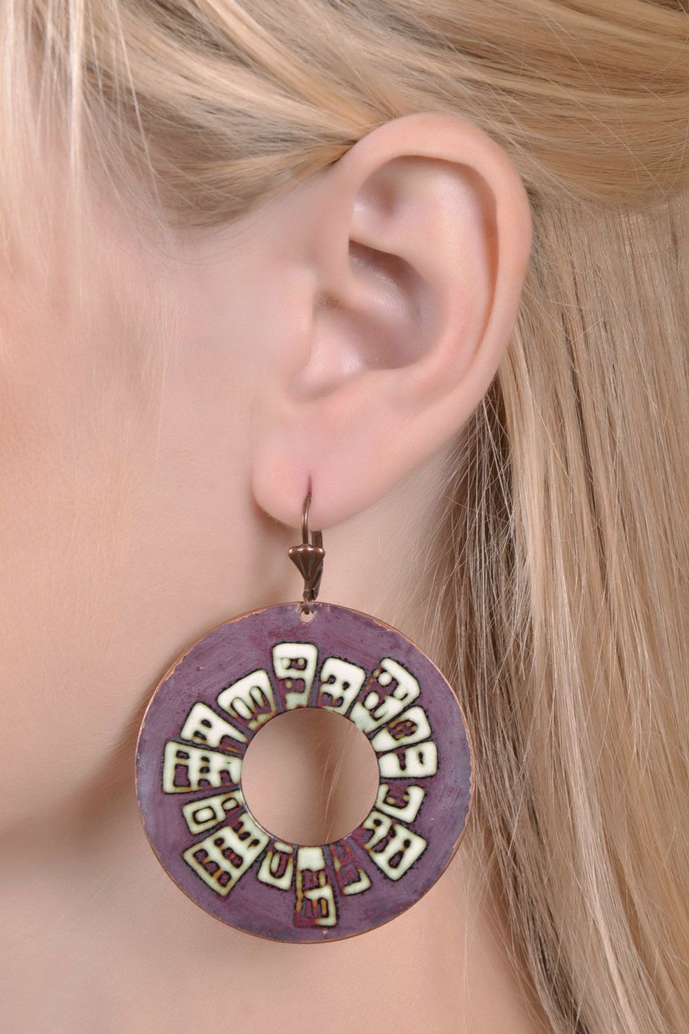 Emaillierte runde Ohrringe aus Kupfer foto 4