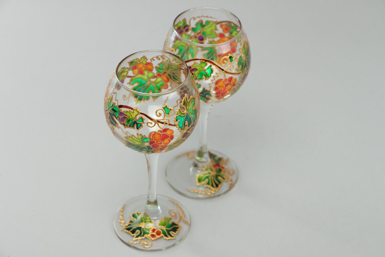 Handgemachte Glas Weingläser Set mit Glasmalfarben und Konturen bemalt 2 Stück foto 3