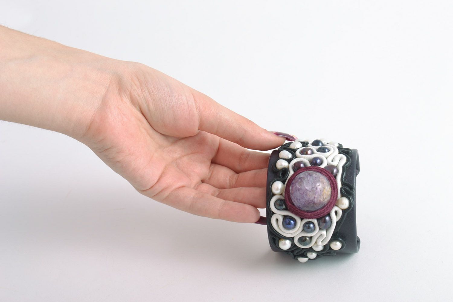 Beautiful massive handmade leather wrist bracelet with amethyst and natural pearl photo 2