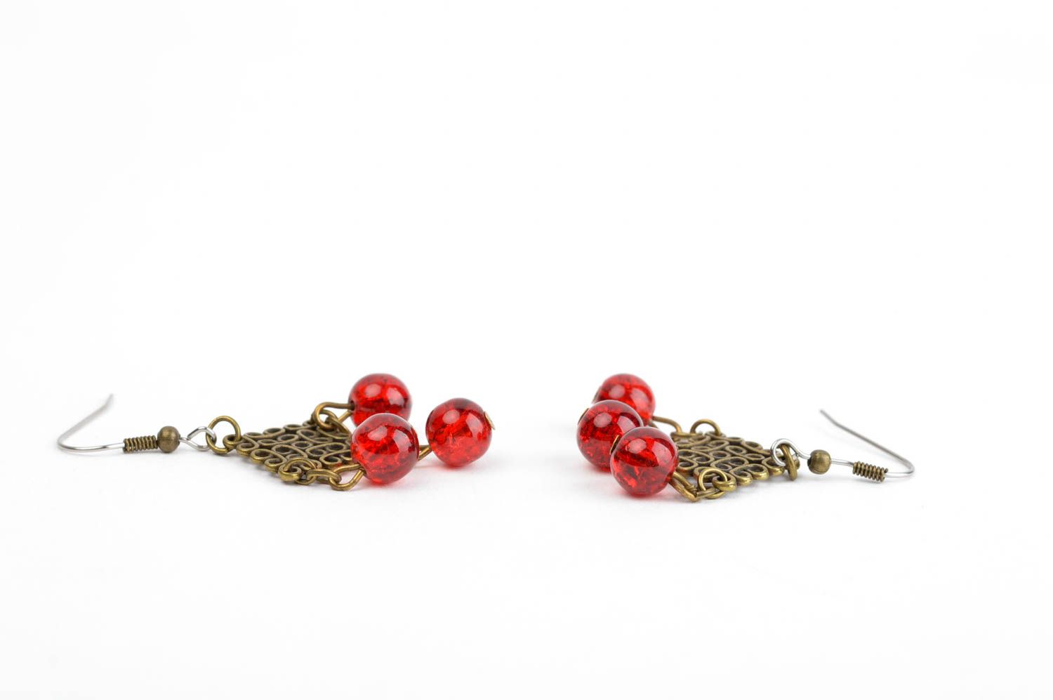 Boucles d'oreilles métal Bijou fait main avec perles rouges Cadeau pour femme photo 2