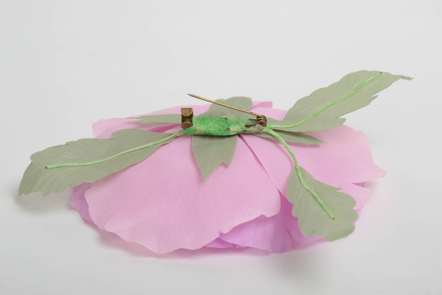 Брошь цветок из ткани крупная красивая розовая с листками модная ручной работы фото 3