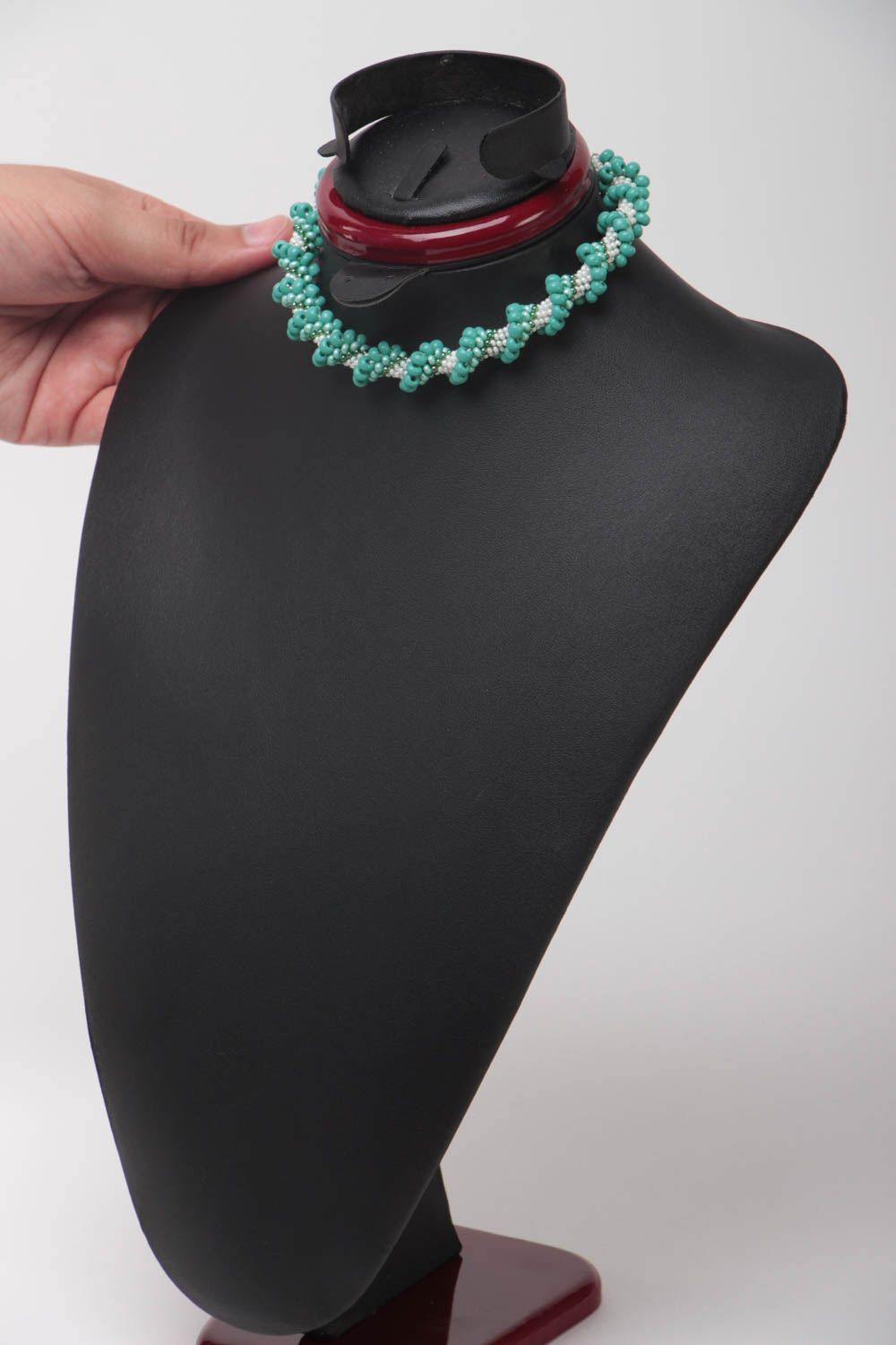 Ожерелье из бисера и бусин детское красивое ручной работы авторское плетеное фото 5